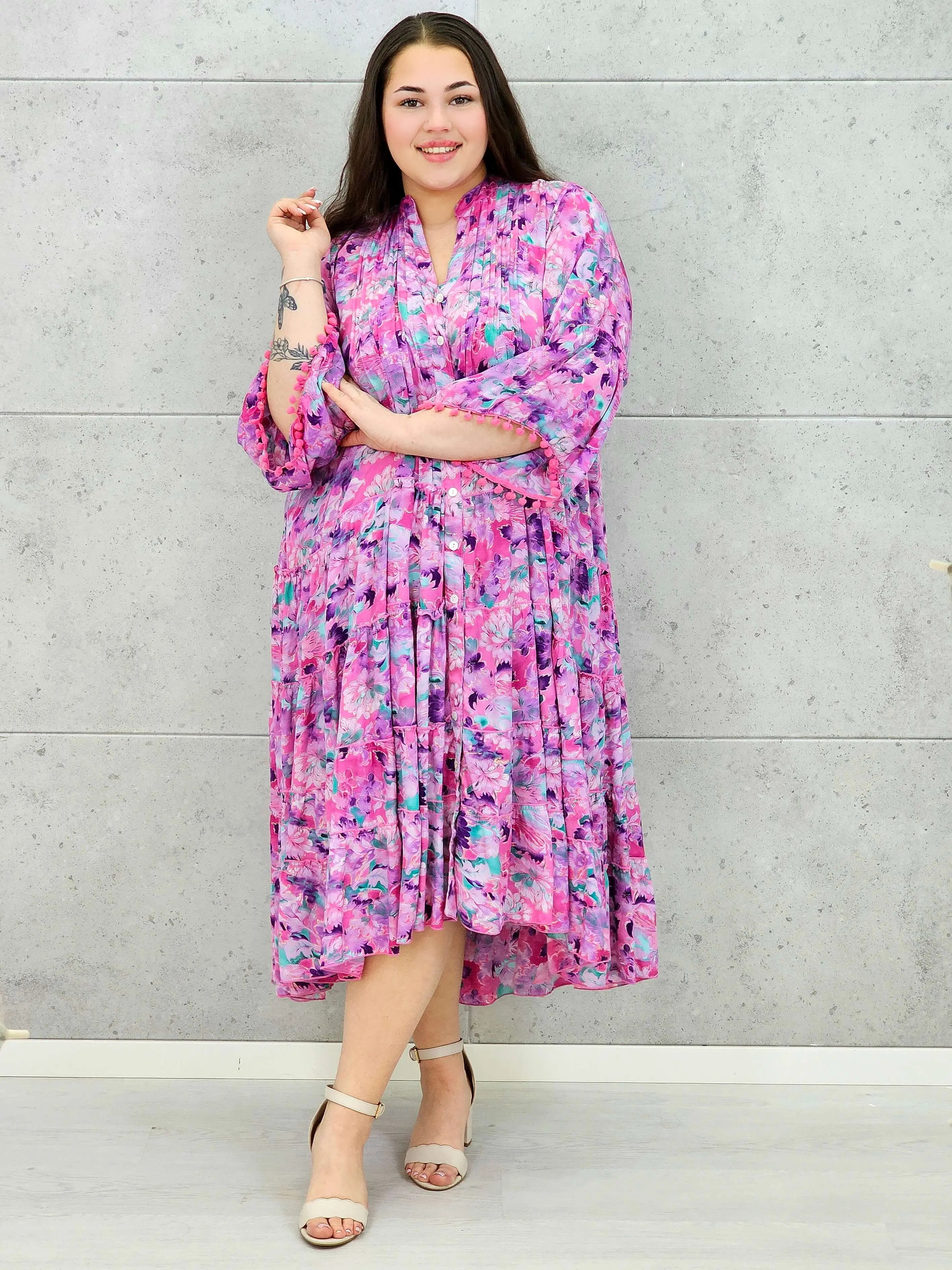 Sukienka plus size maxi oversize w malarskie printy – kilka wersji kolorystycznych Stylowa XL