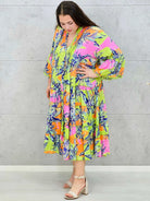 Sukienka plus size maxi oversize w malarskie printy – kilka wersji kolorystycznych Stylowa XL