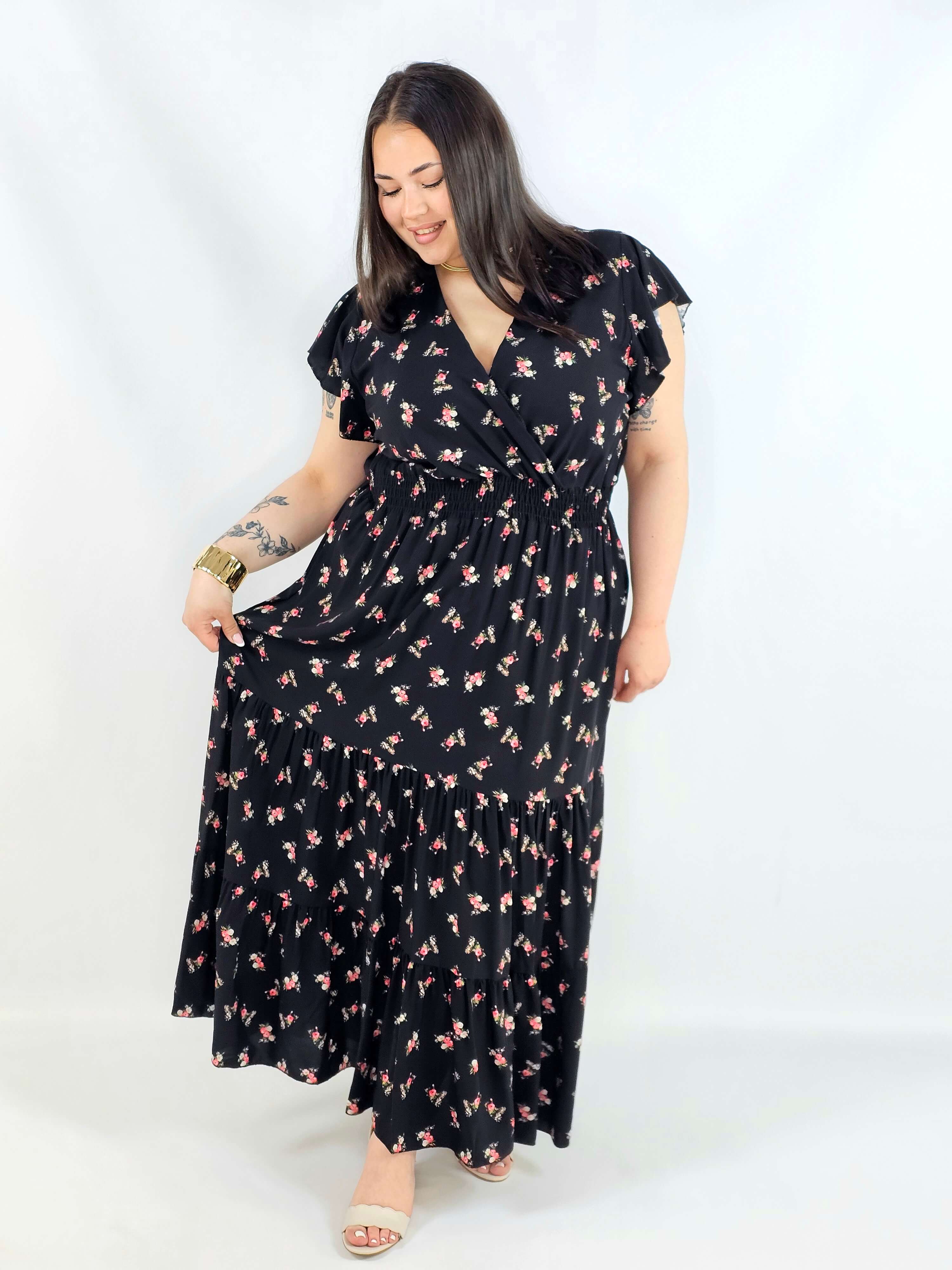 Sukienka plus size maxi w drobne kwiaty XXL – elegancja na wiosnę i wyjątkowe okazje Stylowa XL