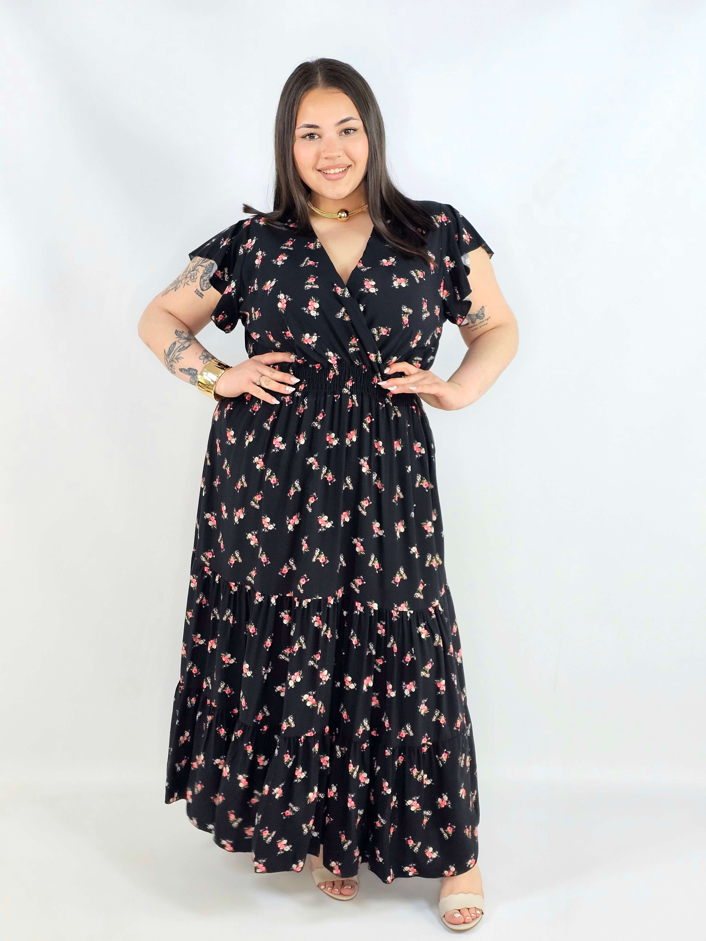 Sukienka plus size maxi w drobne kwiaty XXL – elegancja na wiosnę i wyjątkowe okazje Stylowa XL