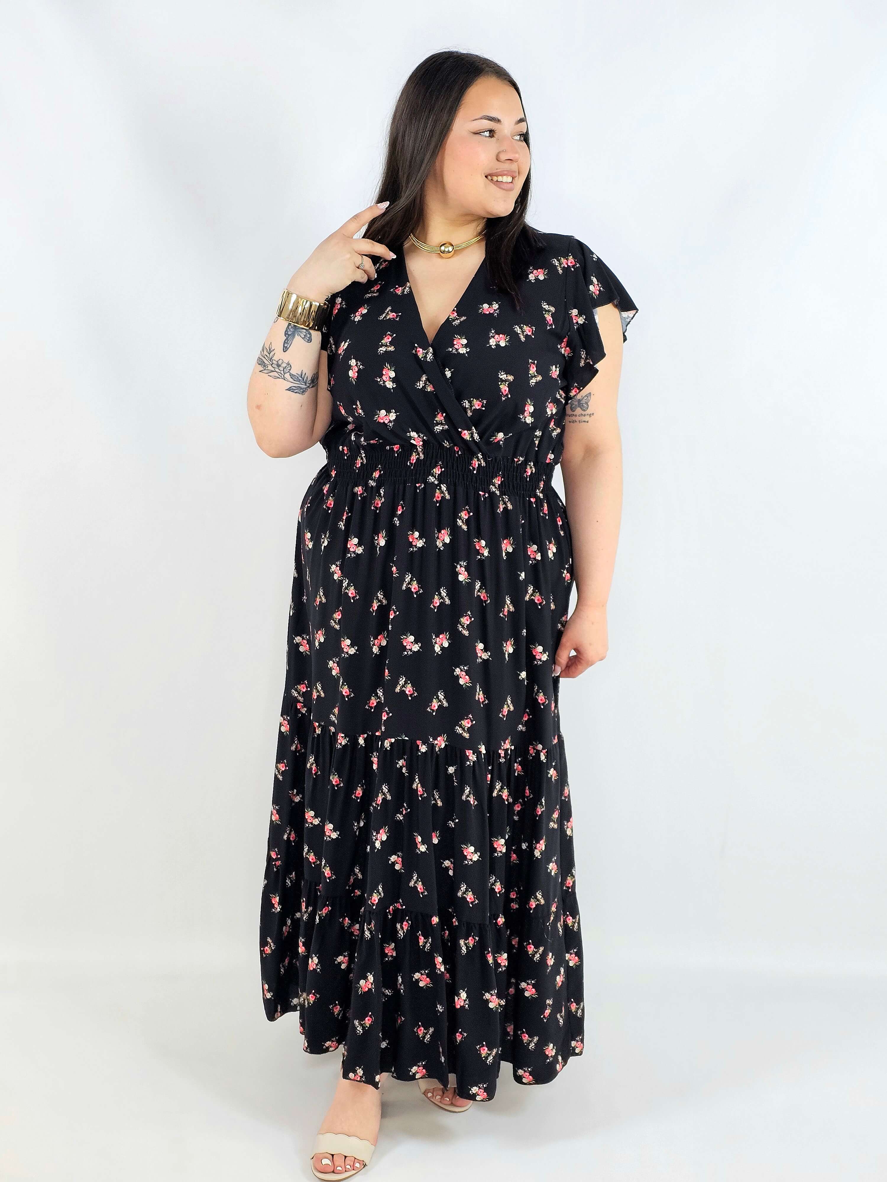 Sukienka plus size maxi w drobne kwiaty XXL – elegancja na wiosnę i wyjątkowe okazje Stylowa XL