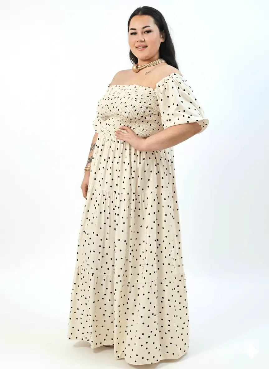 Sukienka plus size maxi w grochy – hiszpanka z marszczeniem XXL Stylowa XL