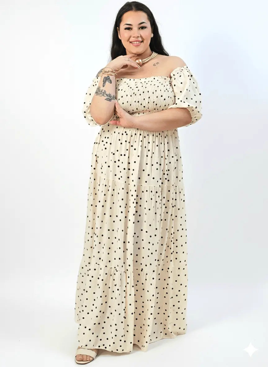 Sukienka plus size maxi w grochy – hiszpanka z marszczeniem XXL Stylowa XL