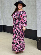 Sukienka plus size maxi w kwiaty – elegancka, kobieca i wygodna Stylowa XL