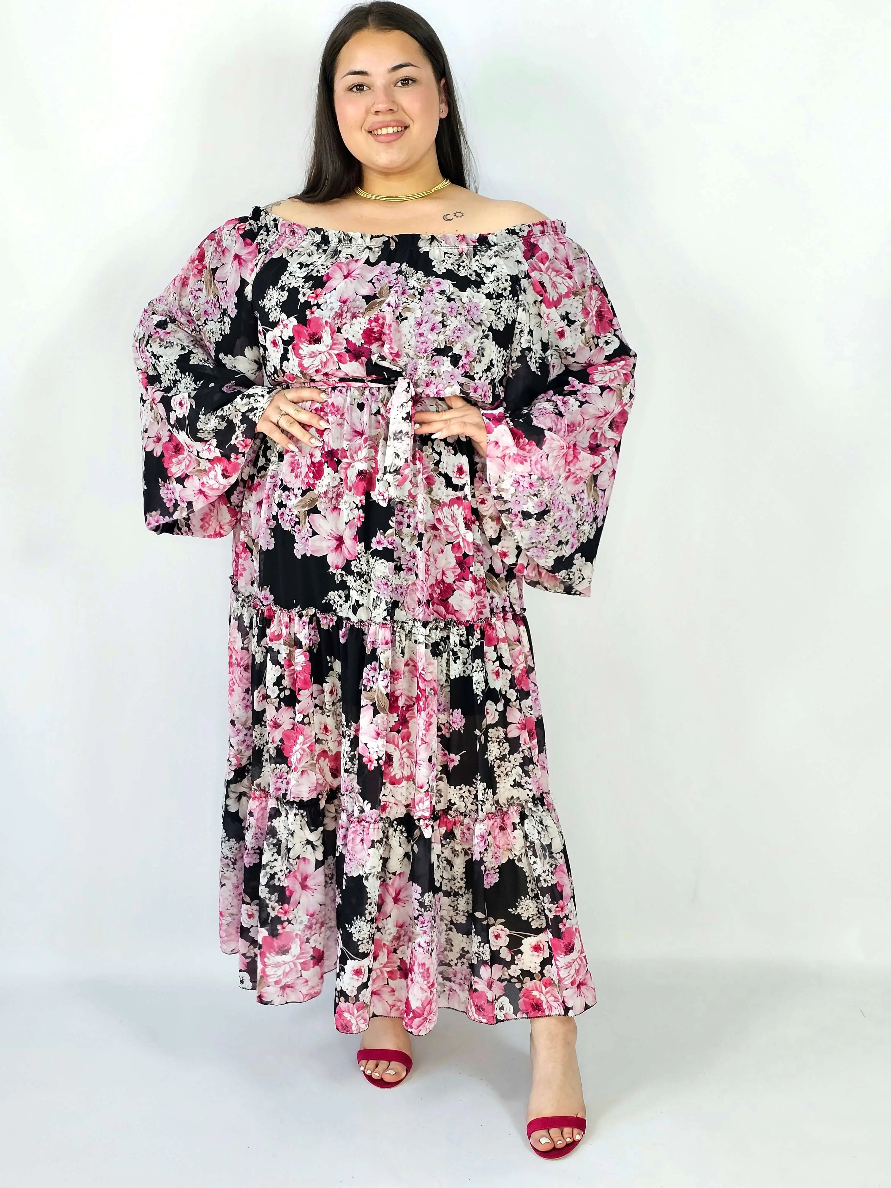 Sukienka plus size maxi w kwiaty z wiązaniem – romantyczna i zwiewna stylizacja XXL Stylowa XL