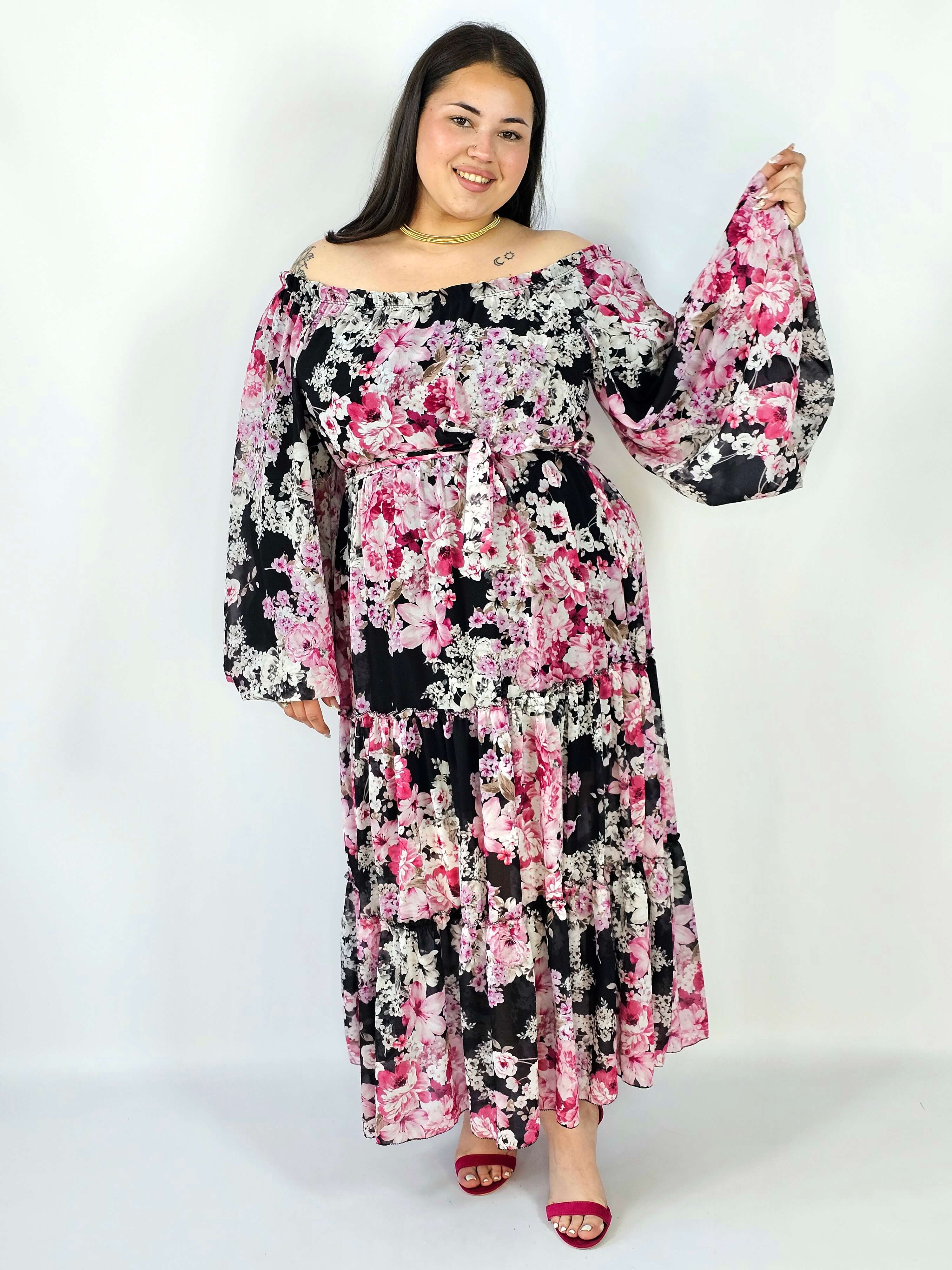 Sukienka plus size maxi w kwiaty z wiązaniem – romantyczna i zwiewna stylizacja XXL Stylowa XL