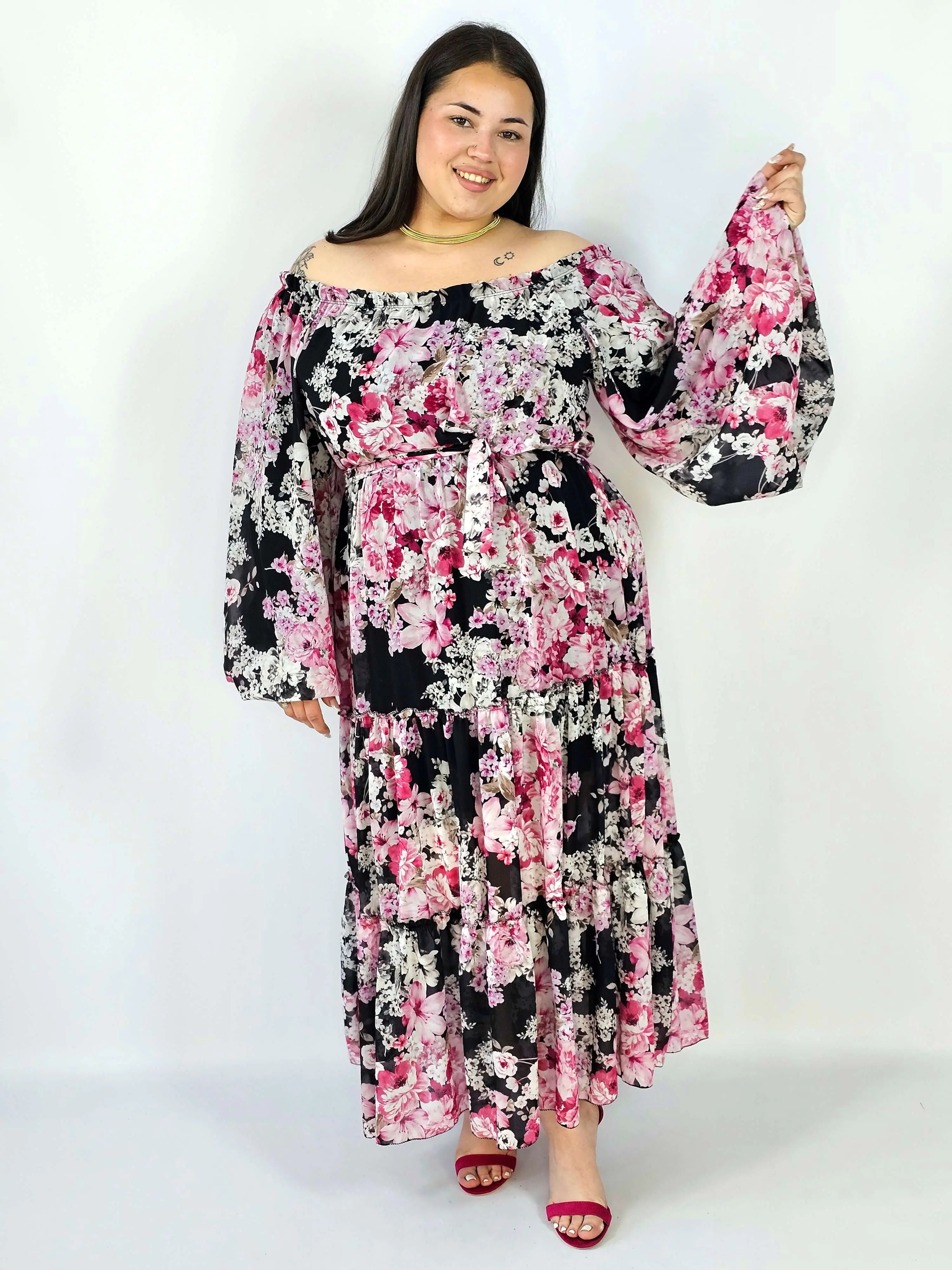 Sukienka plus size maxi w kwiaty z wiązaniem – romantyczna i zwiewna stylizacja XXL Stylowa XL