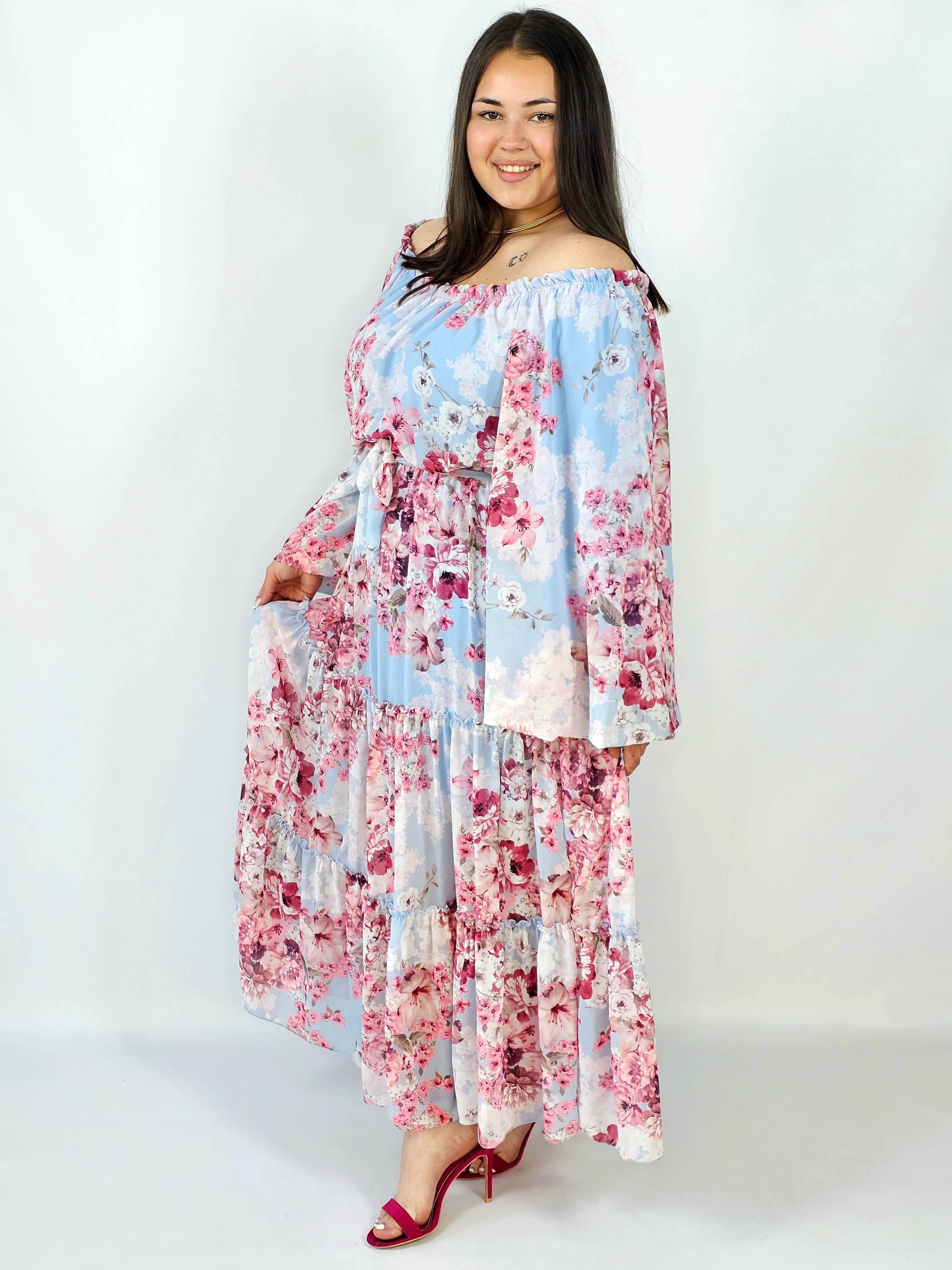 Sukienka plus size maxi w kwiaty z wiązaniem – romantyczna i zwiewna stylizacja XXL Stylowa XL