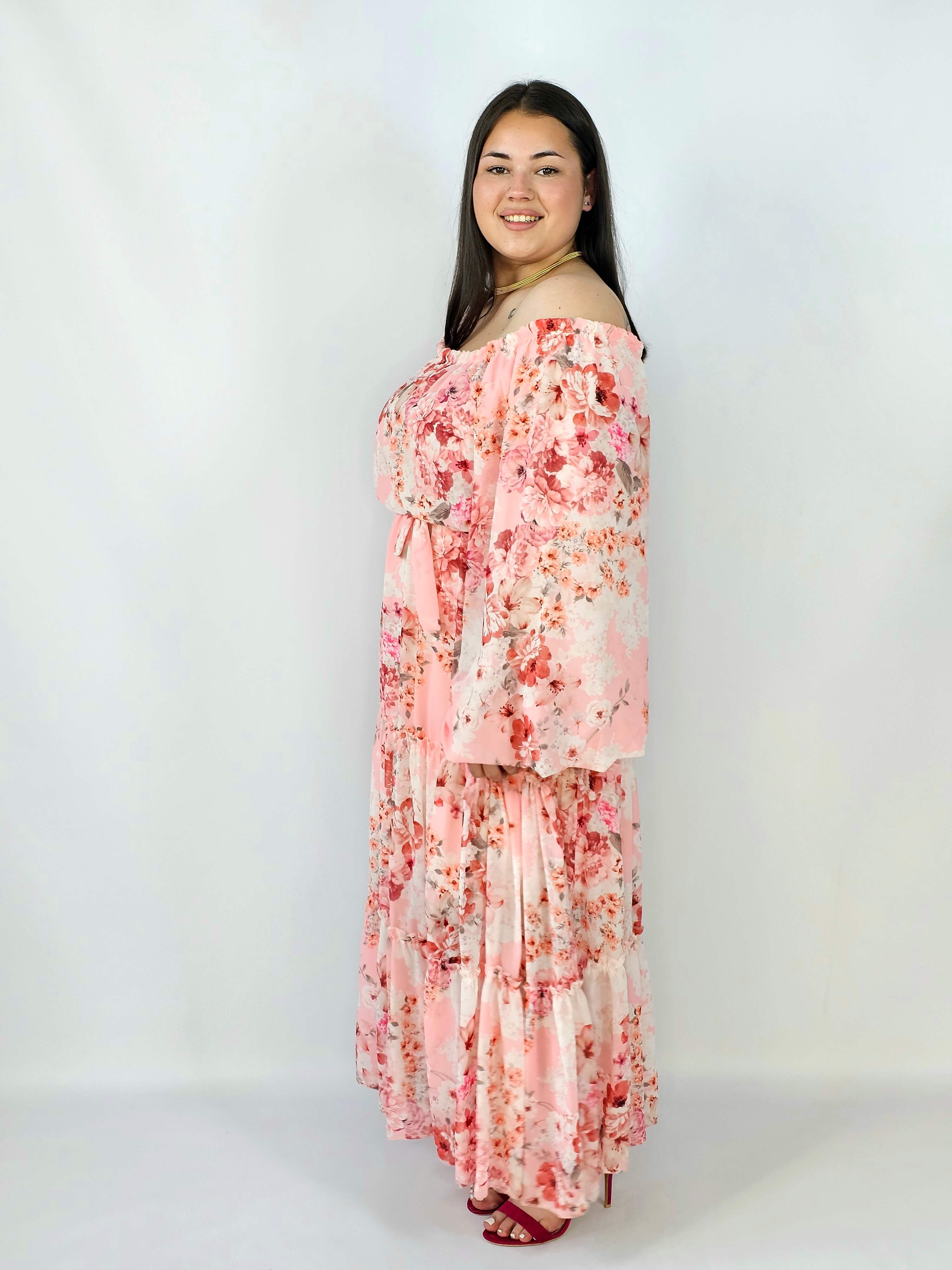 Sukienka plus size maxi w kwiaty z wiązaniem – romantyczna i zwiewna stylizacja XXL Stylowa XL