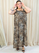 Sukienka plus size maxi w panterkę – lekka, swobodna i ultra kobieca Stylowa XL