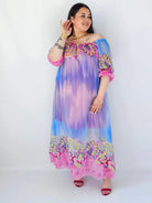 Sukienka plus size maxi w pastelowych odcieniach z etnicznym wzorem Stylowa XL
