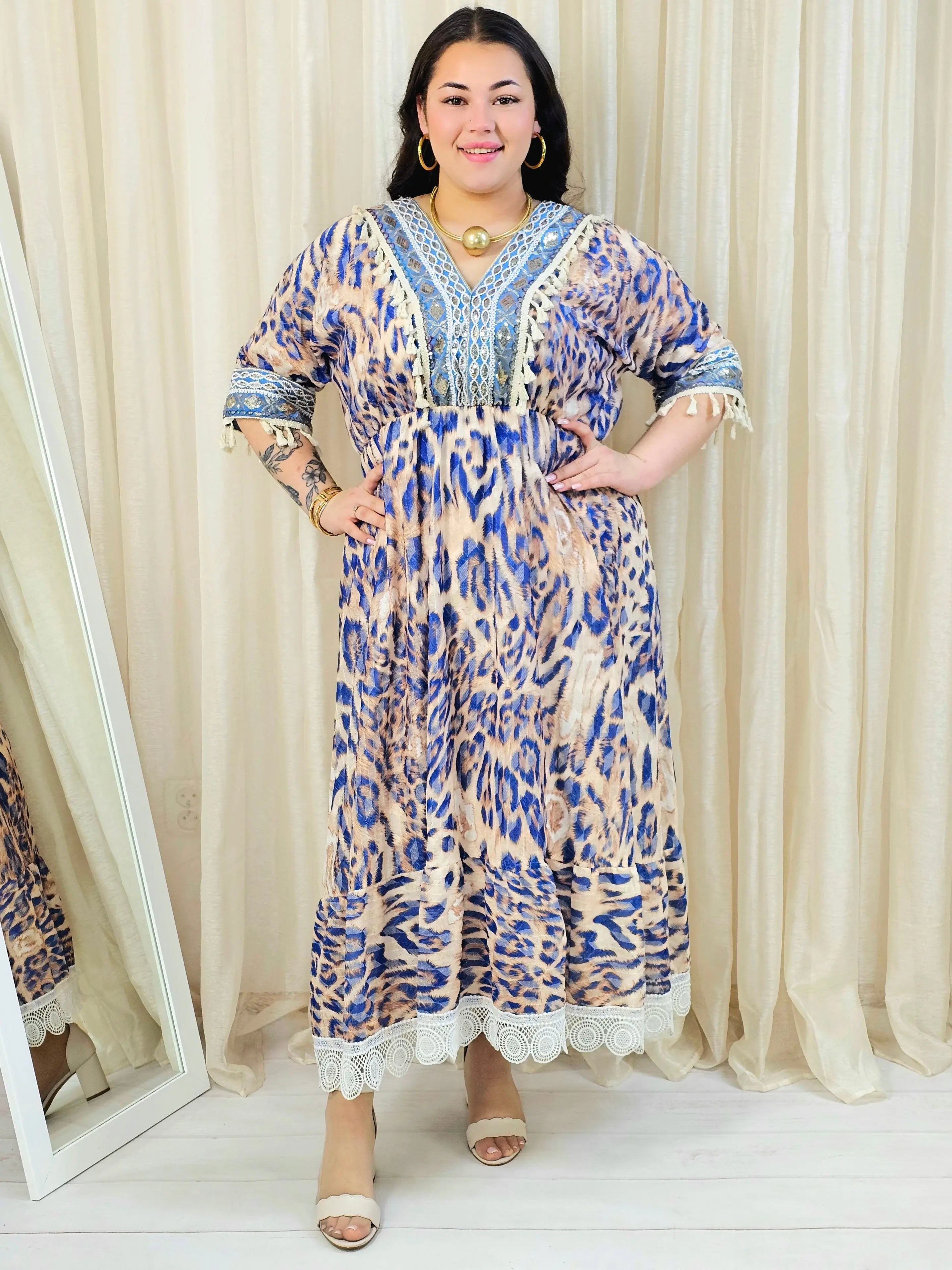 Sukienka plus size maxi z dekoltem V – wzorzysta sukienka damska XXL Stylowa XL