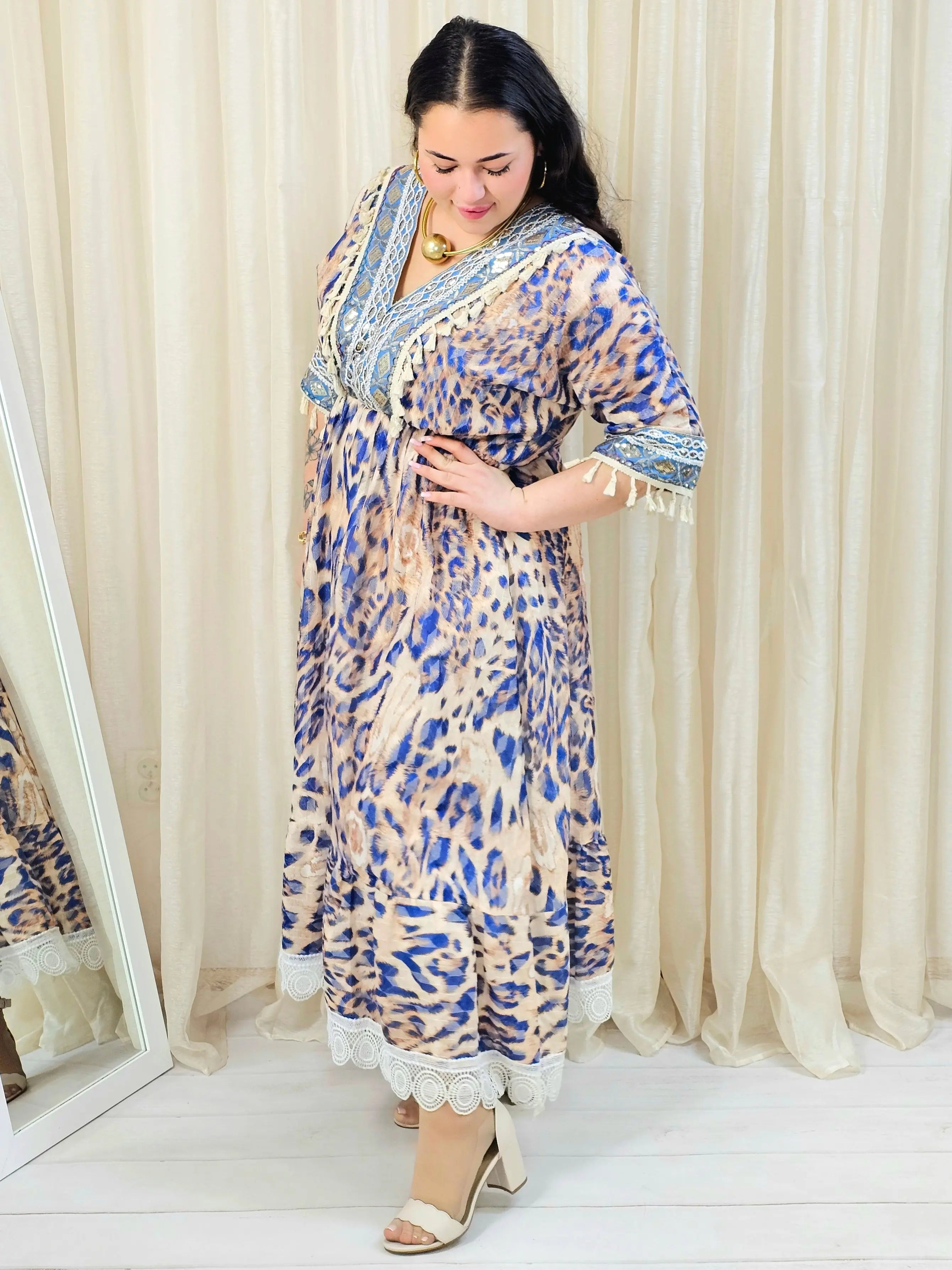 Sukienka plus size maxi z dekoltem V – wzorzysta sukienka damska XXL Stylowa XL