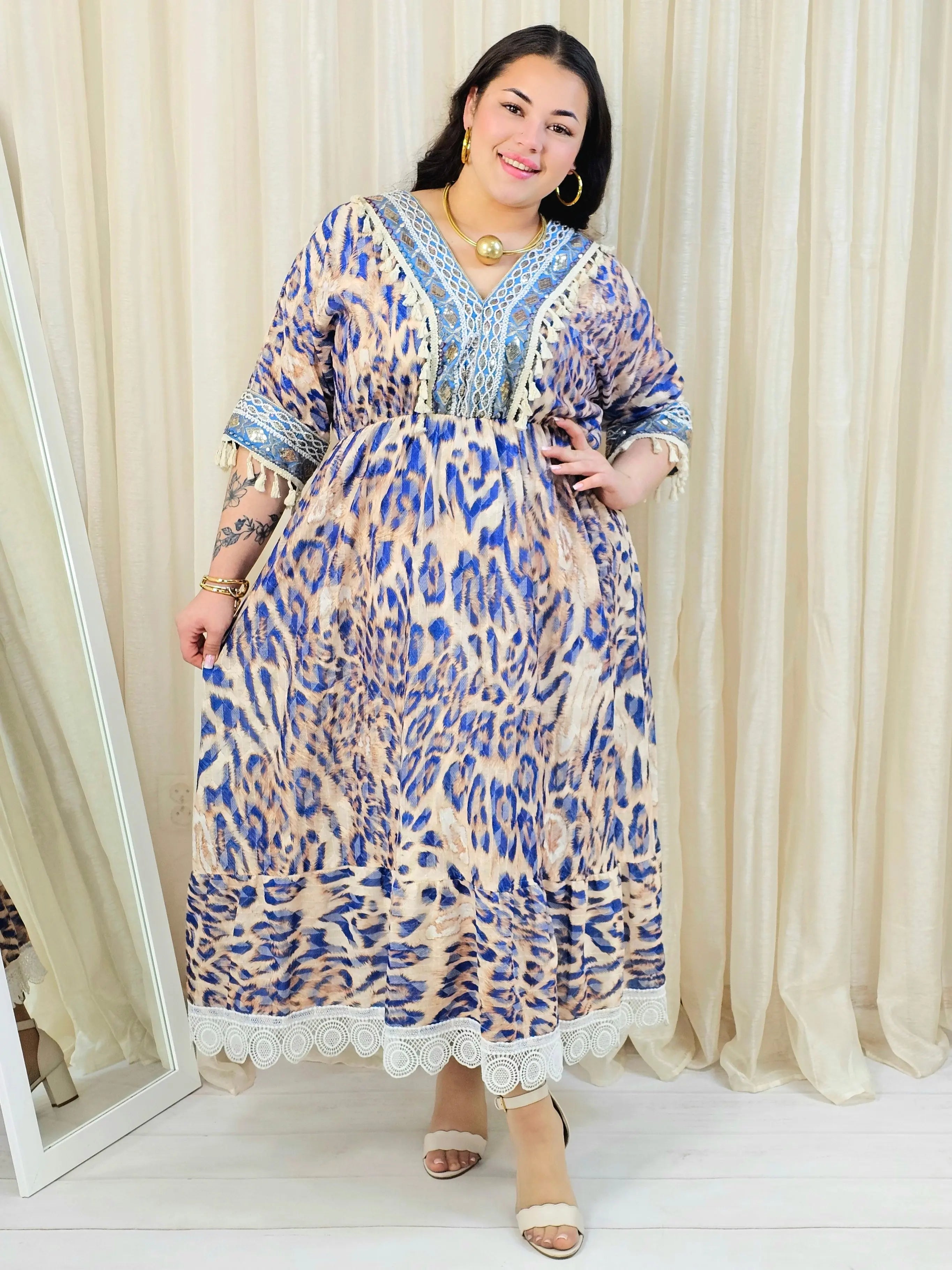 Sukienka plus size maxi z dekoltem V – wzorzysta sukienka damska XXL Stylowa XL