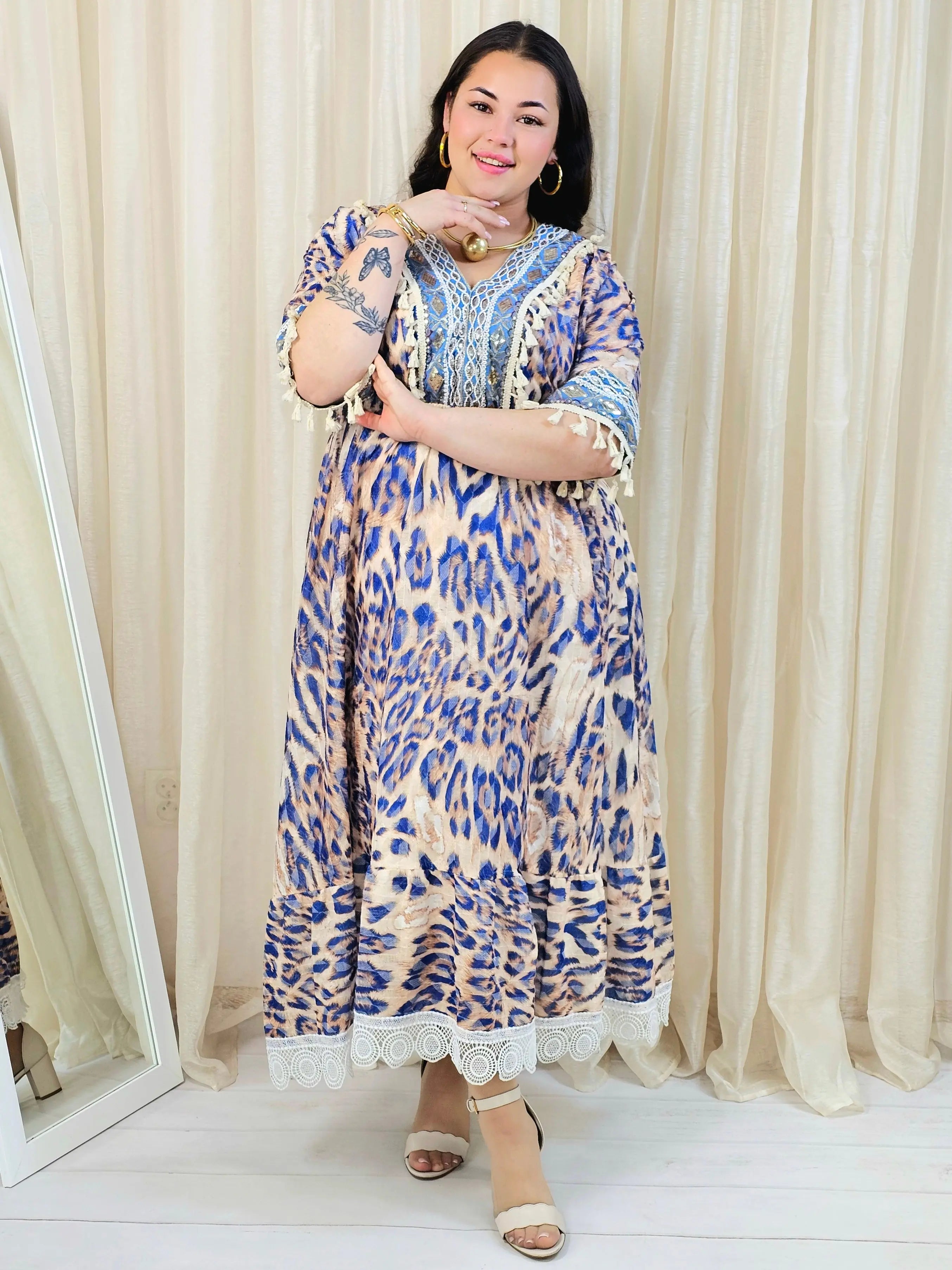 Sukienka plus size maxi z dekoltem V – wzorzysta sukienka damska XXL Stylowa XL