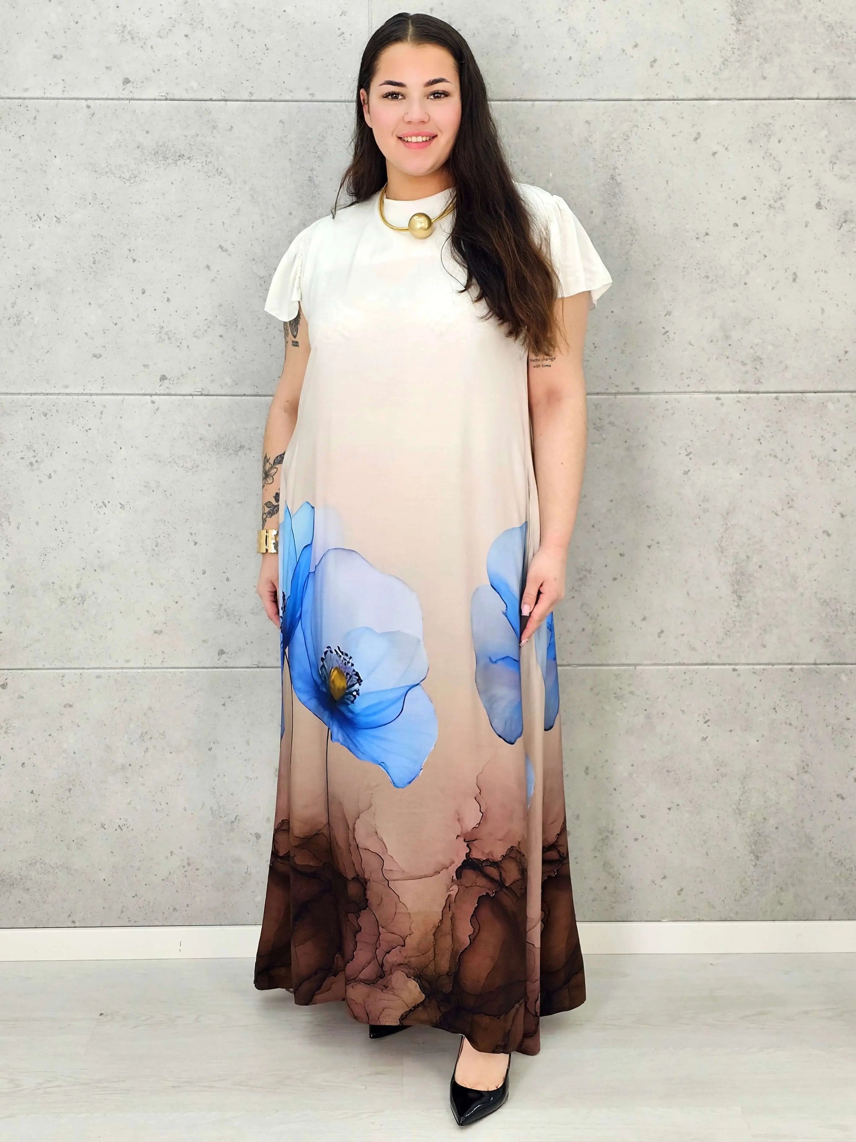 Sukienka plus size maxi z malarskim dołem – elegancka propozycja XXL Stylowa XL