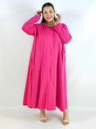 Sukienka plus size maxi z rękawem 3/4 i asymetrycznymi przeszyciami Stylowa XL