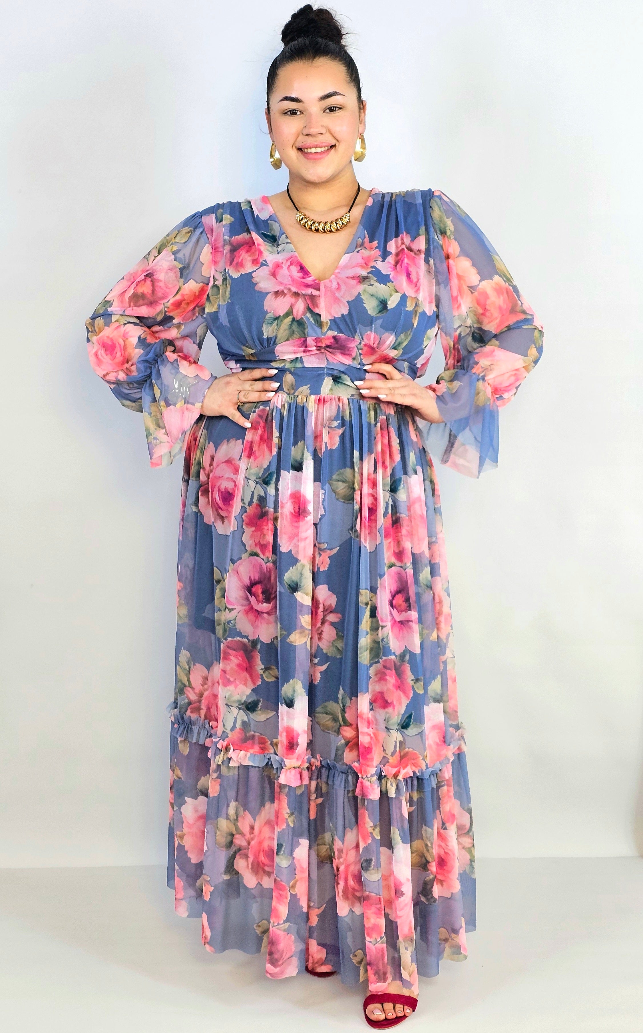 Sukienka plus size midi w kwiatowy print – elegancka i zwiewna propozycja dla kobiet XXL Stylowa XL