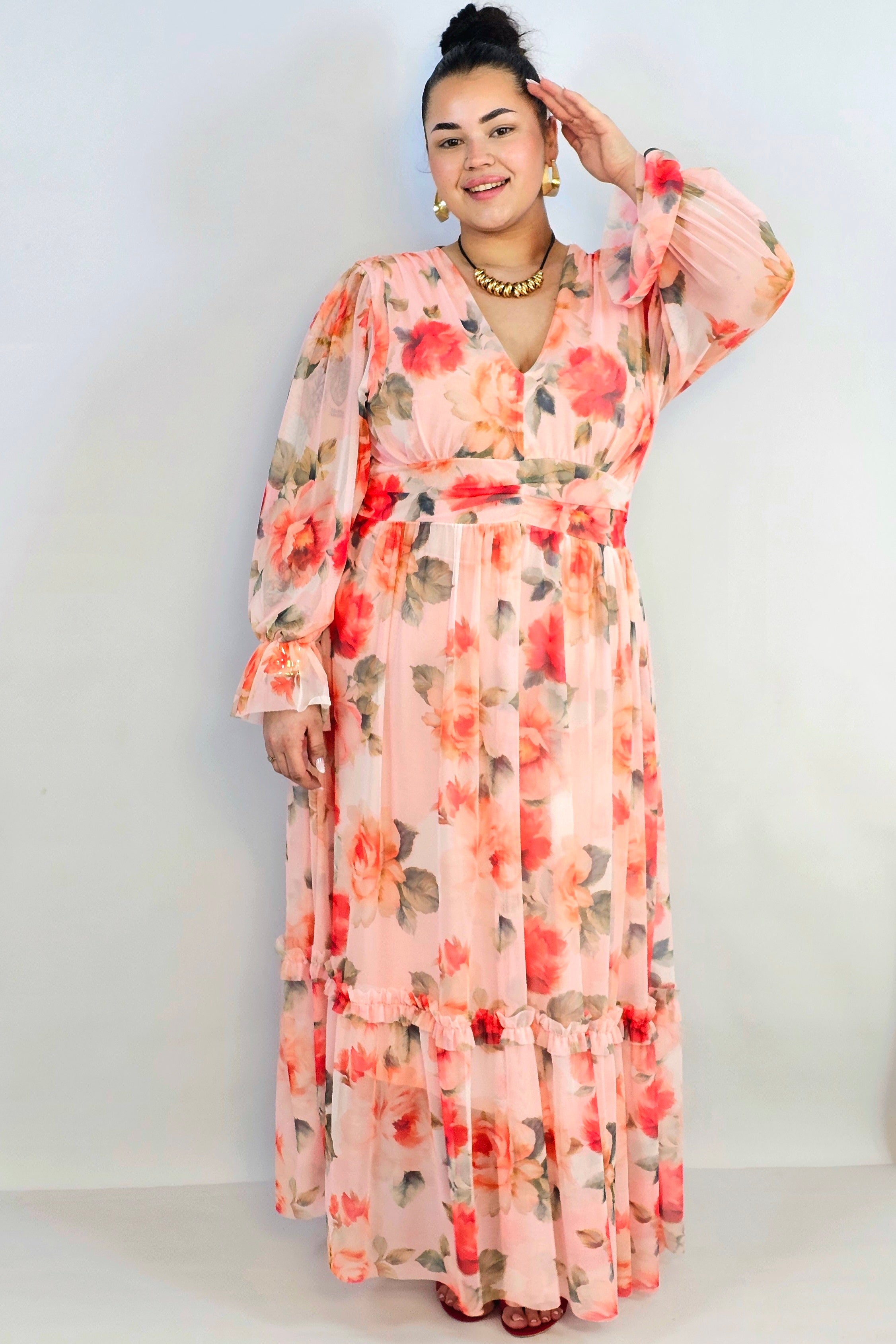 Sukienka plus size midi w kwiatowy print – elegancka i zwiewna propozycja dla kobiet XXL Stylowa XL