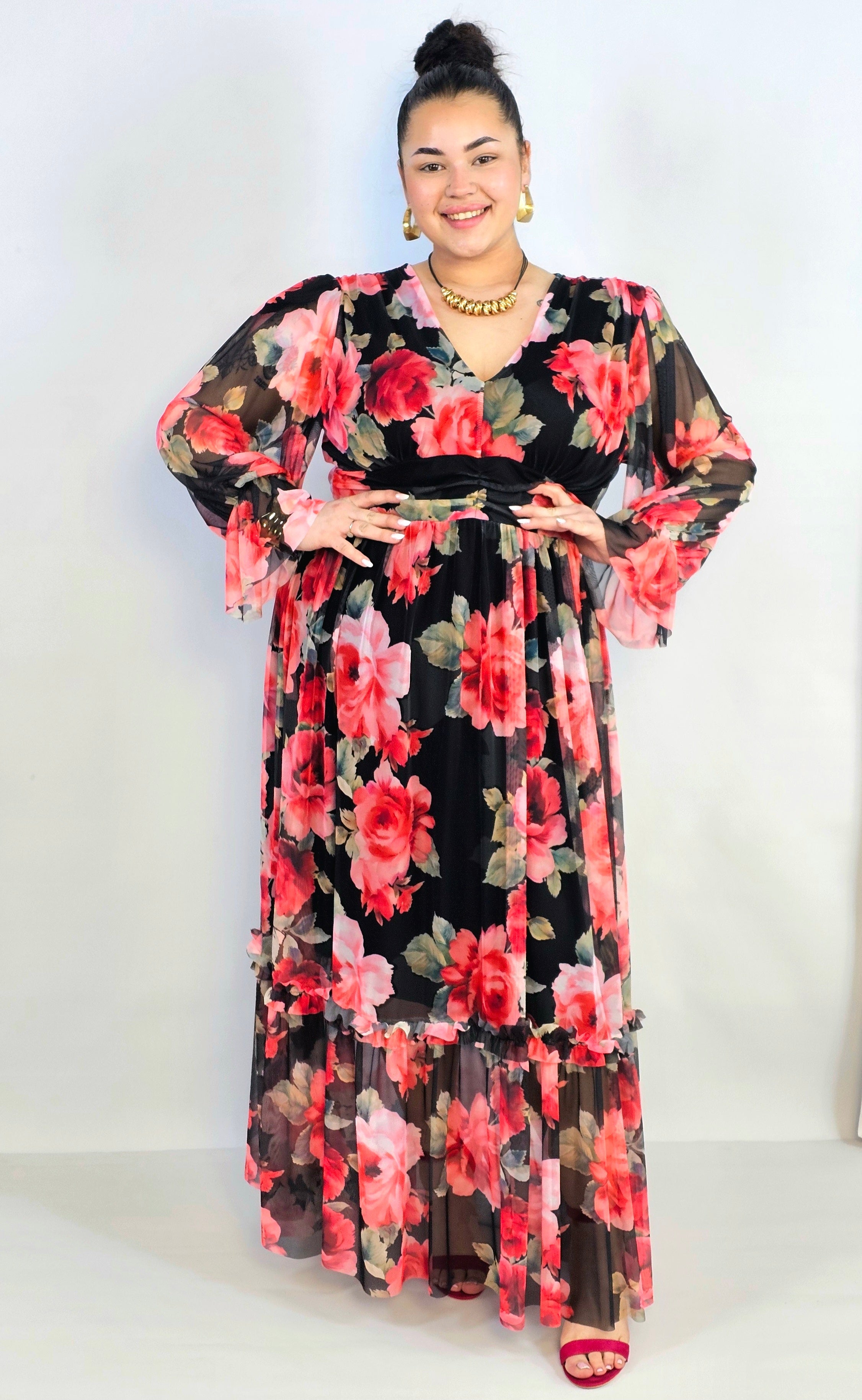 Sukienka plus size midi w kwiatowy print – elegancka i zwiewna propozycja dla kobiet XXL Stylowa XL