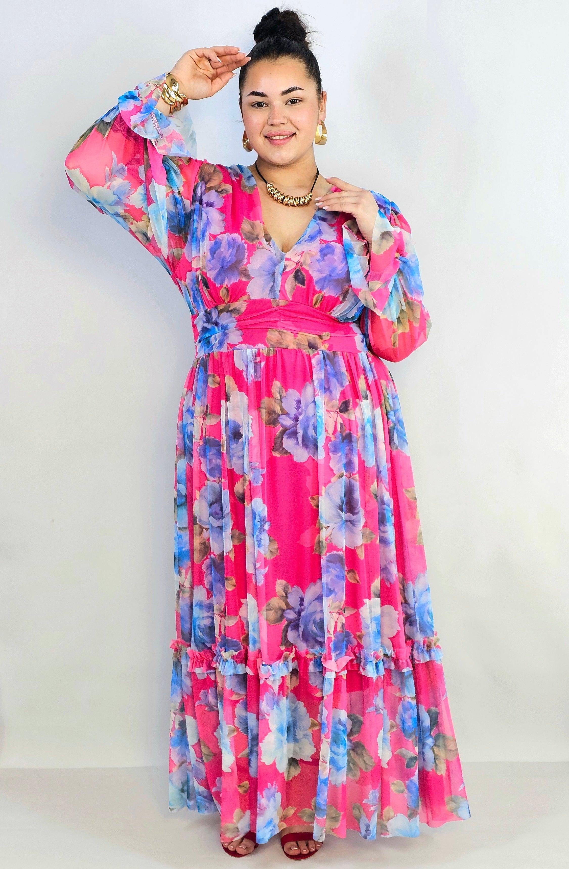 Sukienka plus size midi w kwiatowy print – elegancka i zwiewna propozycja dla kobiet XXL Stylowa XL