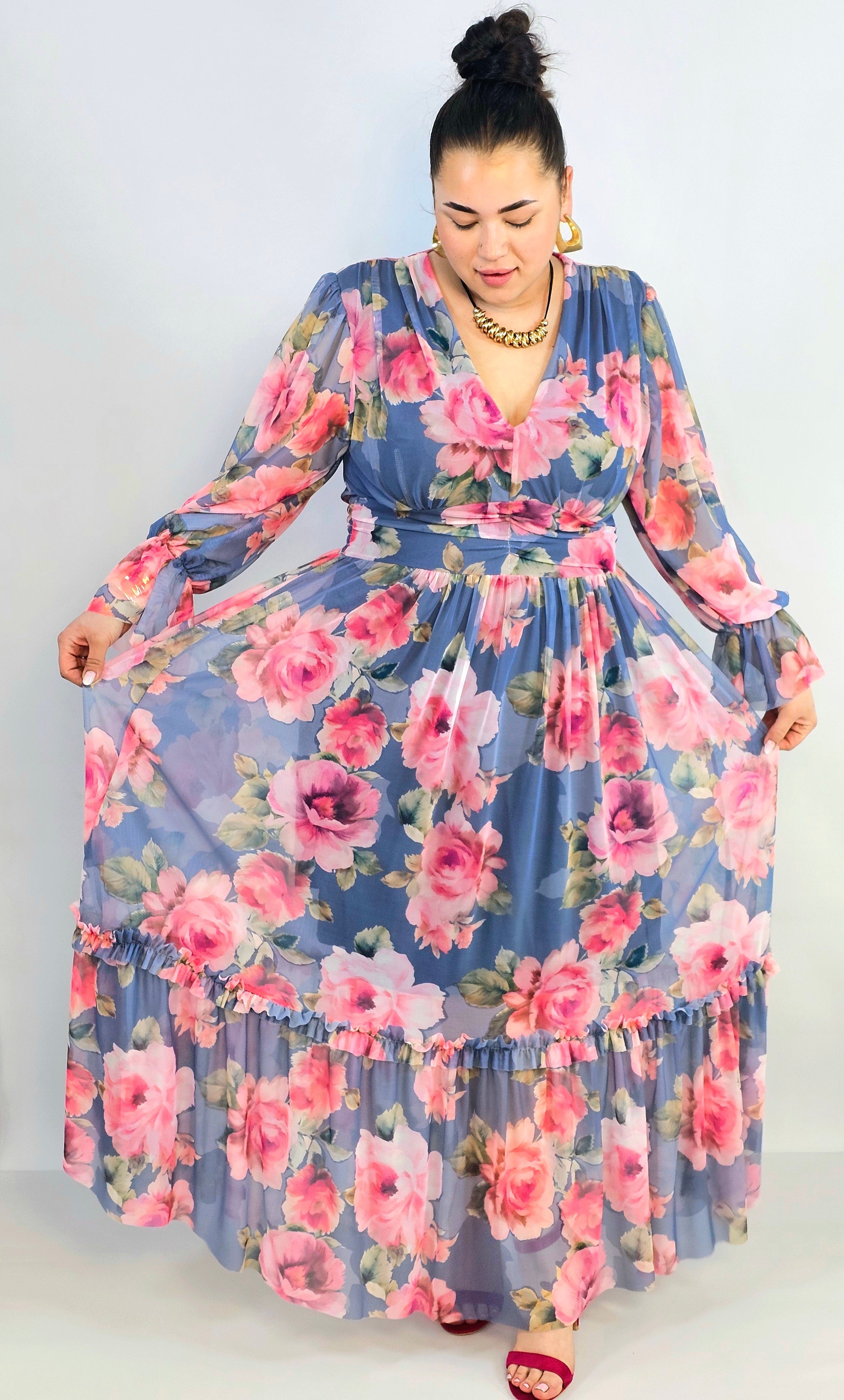 Sukienka plus size midi w kwiatowy print – elegancka i zwiewna propozycja dla kobiet XXL Stylowa XL