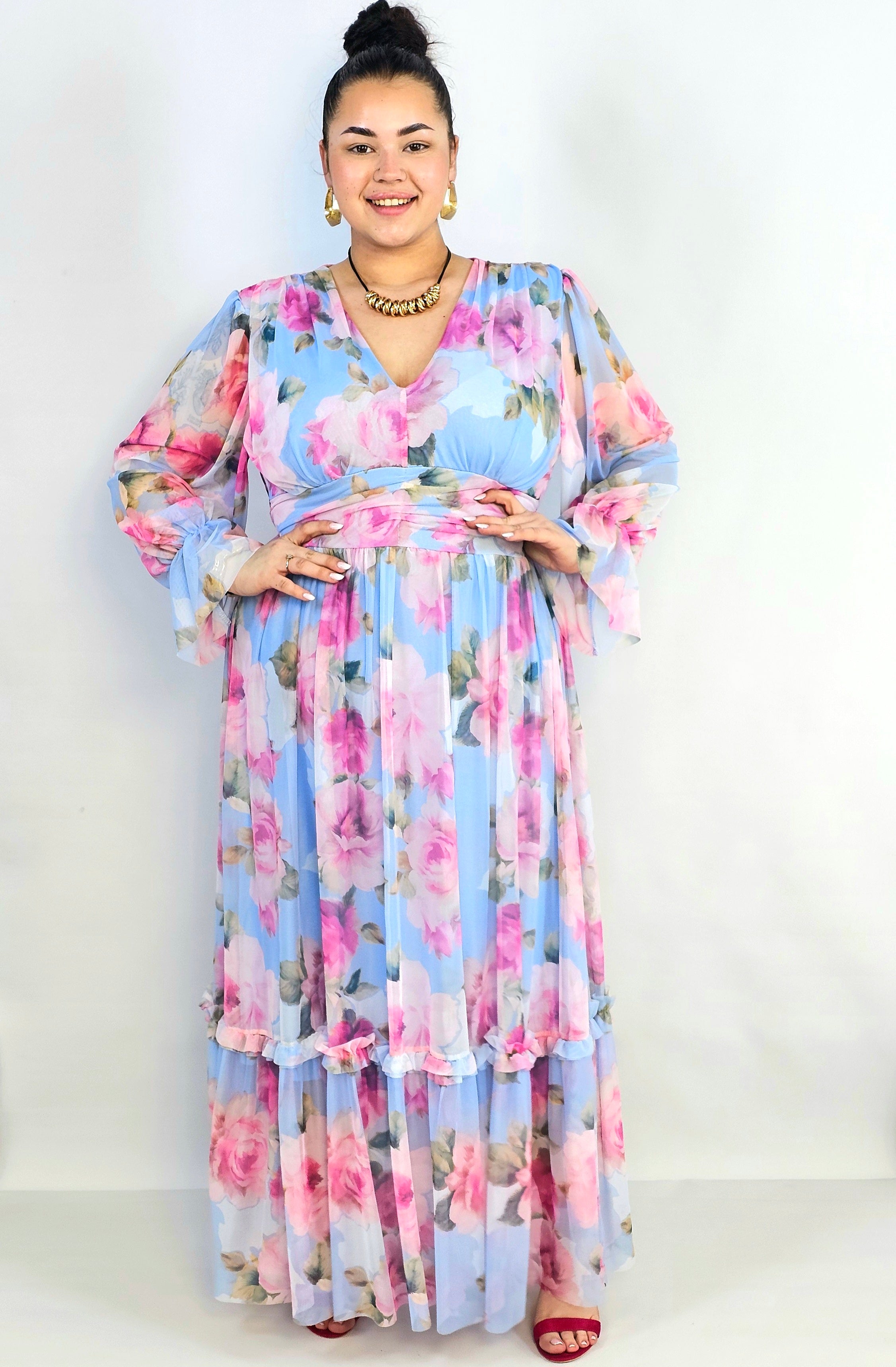 Sukienka plus size midi w kwiatowy print – elegancka i zwiewna propozycja dla kobiet XXL Stylowa XL