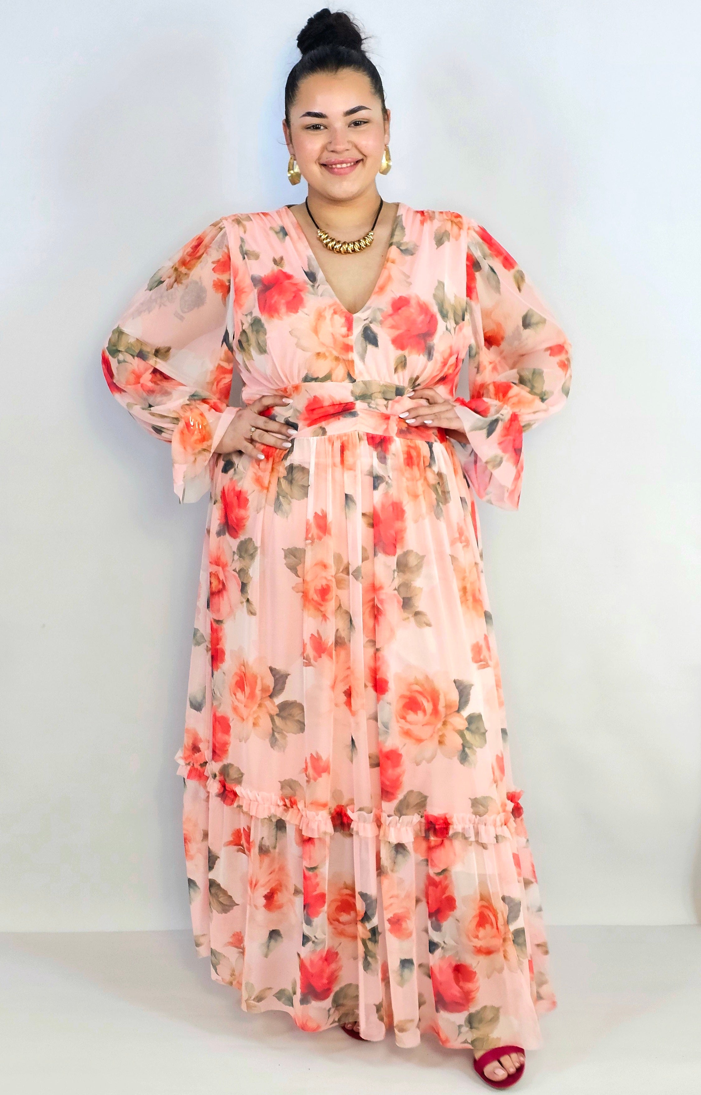 Sukienka plus size midi w kwiatowy print – elegancka i zwiewna propozycja dla kobiet XXL Stylowa XL