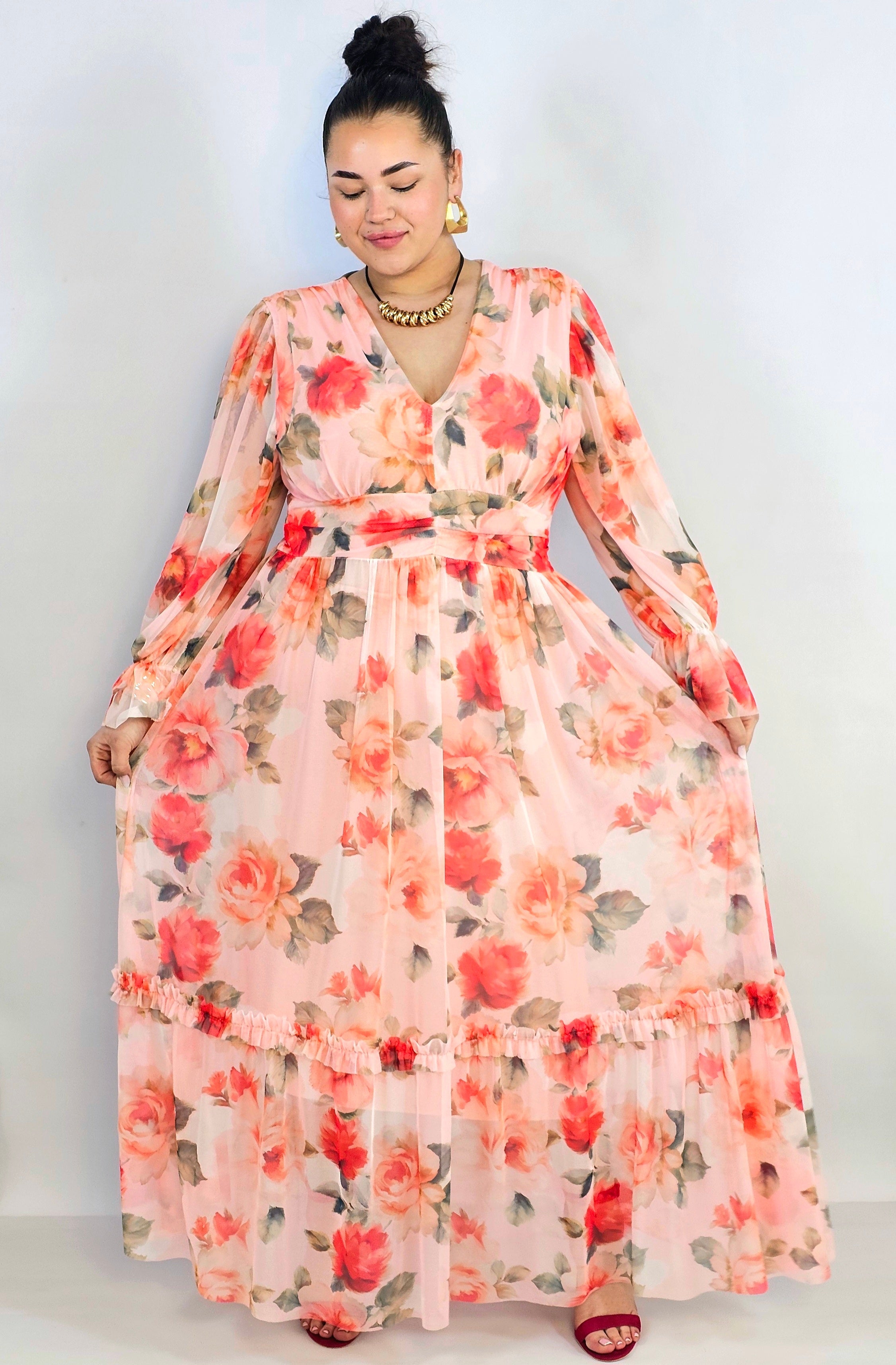 Sukienka plus size midi w kwiatowy print – elegancka i zwiewna propozycja dla kobiet XXL Stylowa XL