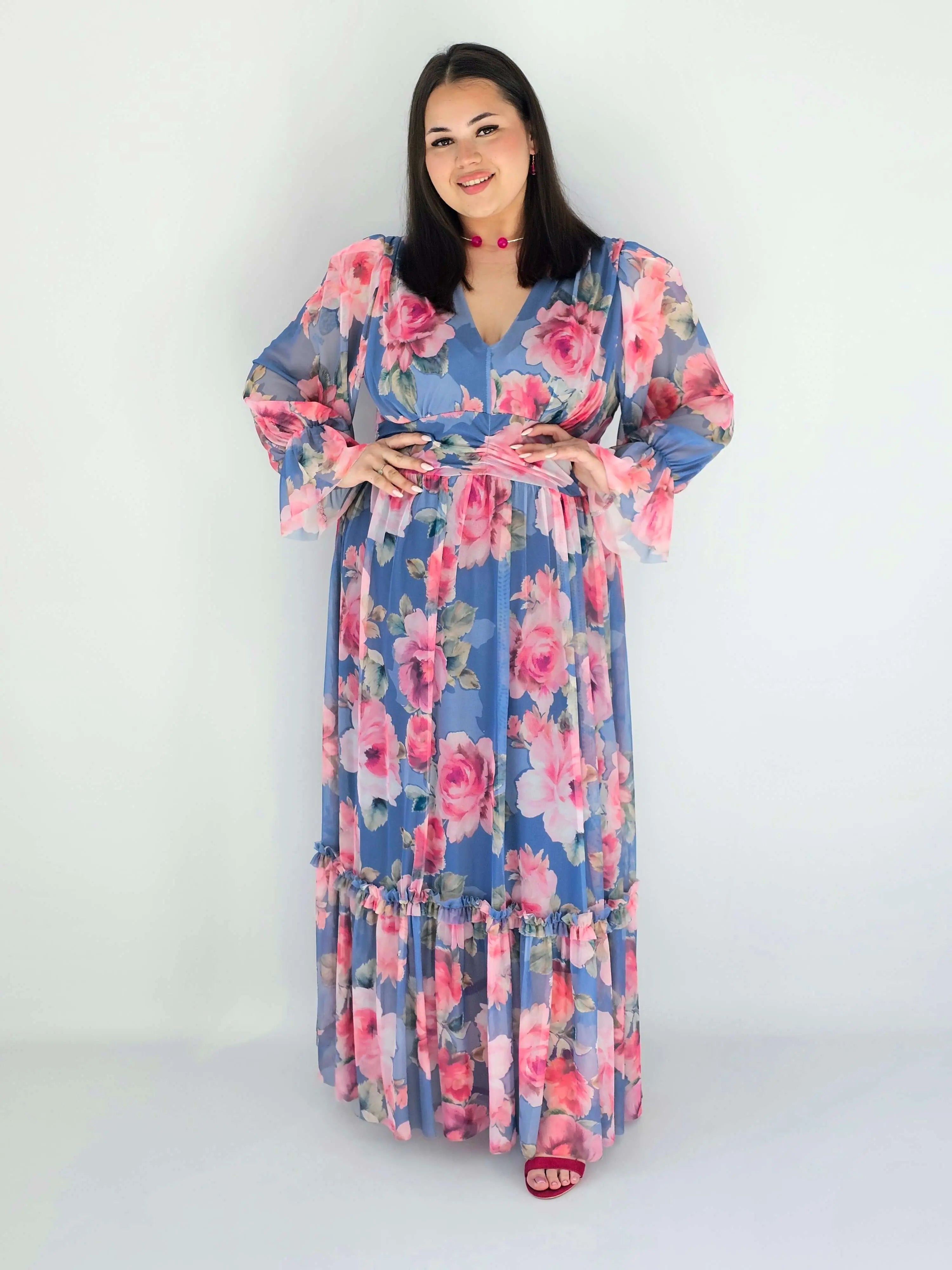 Sukienka plus size midi w kwiatowy print – elegancka i zwiewna propozycja dla kobiet XXL Stylowa XL
