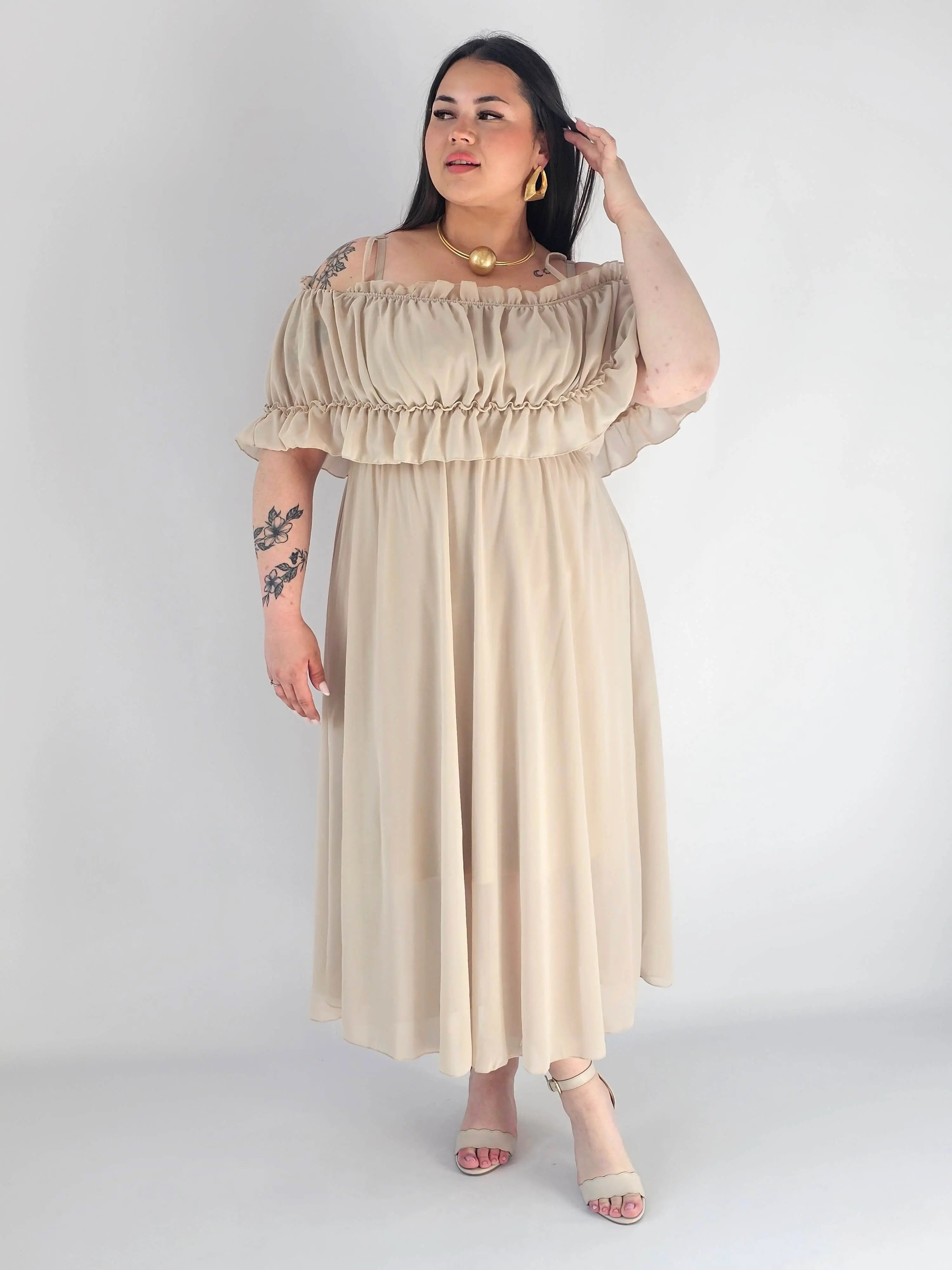 Sukienka plus size midi z falbaną i ramiączkami Stylowa XL