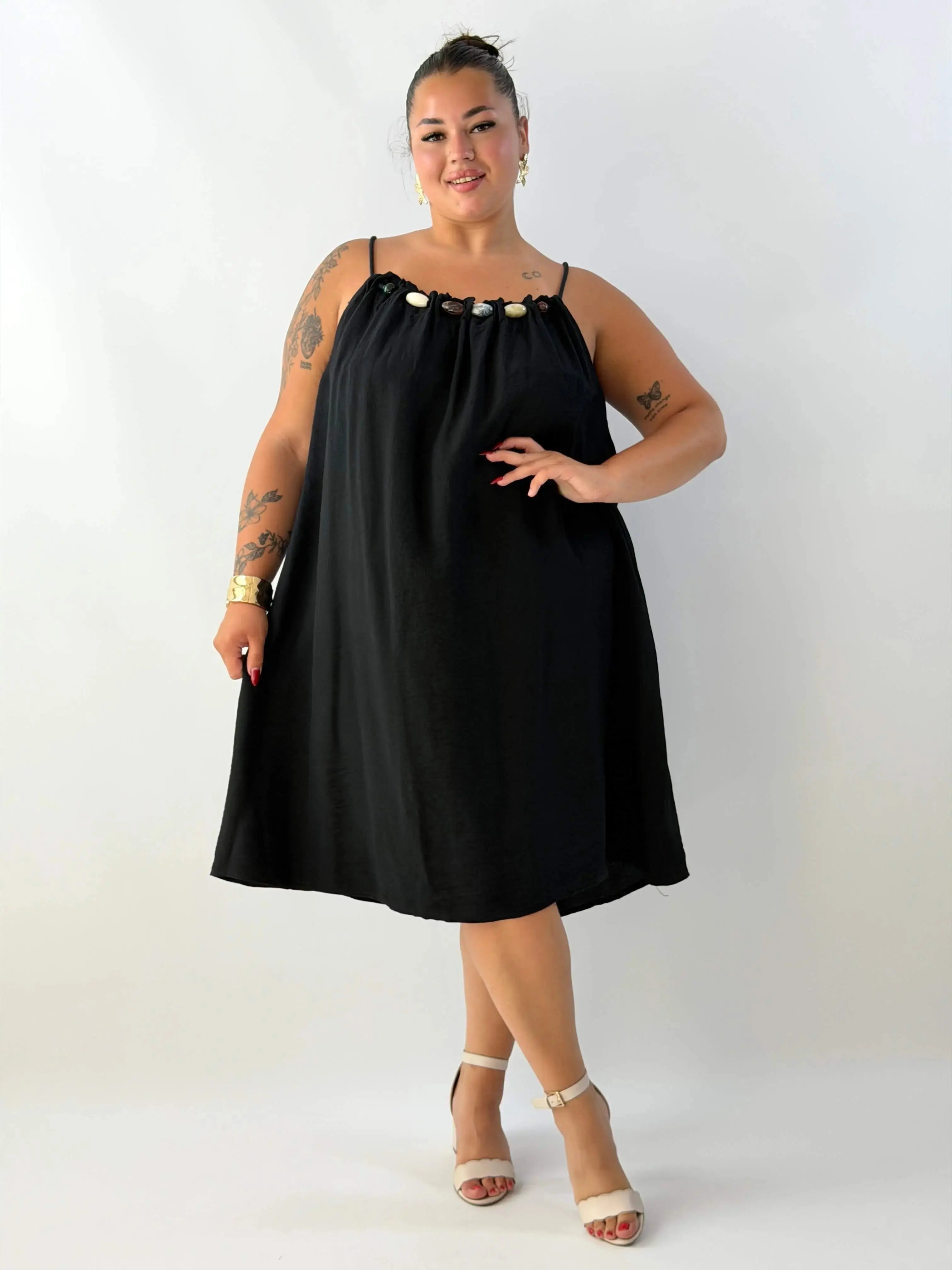 Sukienka plus size na ramiączkach z ozdobnym dekoltem – letnia sukienka damska XXL Stylowa XL