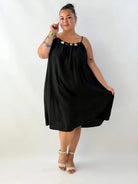Sukienka plus size na ramiączkach z ozdobnym dekoltem – letnia sukienka damska XXL Stylowa XL