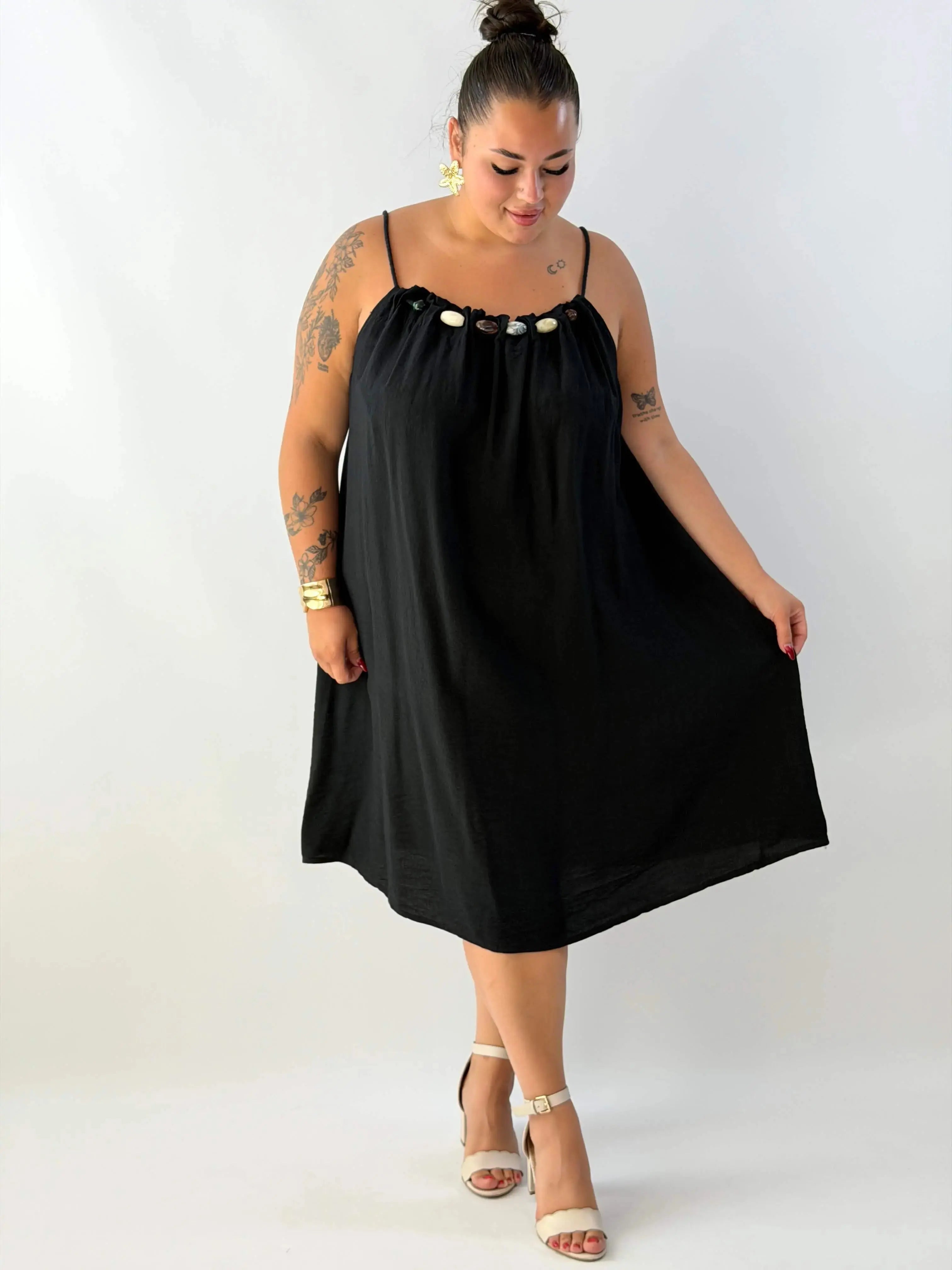 Sukienka plus size na ramiączkach z ozdobnym dekoltem – letnia sukienka damska XXL Stylowa XL