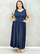 Sukienka plus size o kobiecym fasonie i swobodnym kroju Stylowa XL