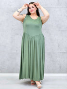 Sukienka plus size o kobiecym fasonie i swobodnym kroju Stylowa XL