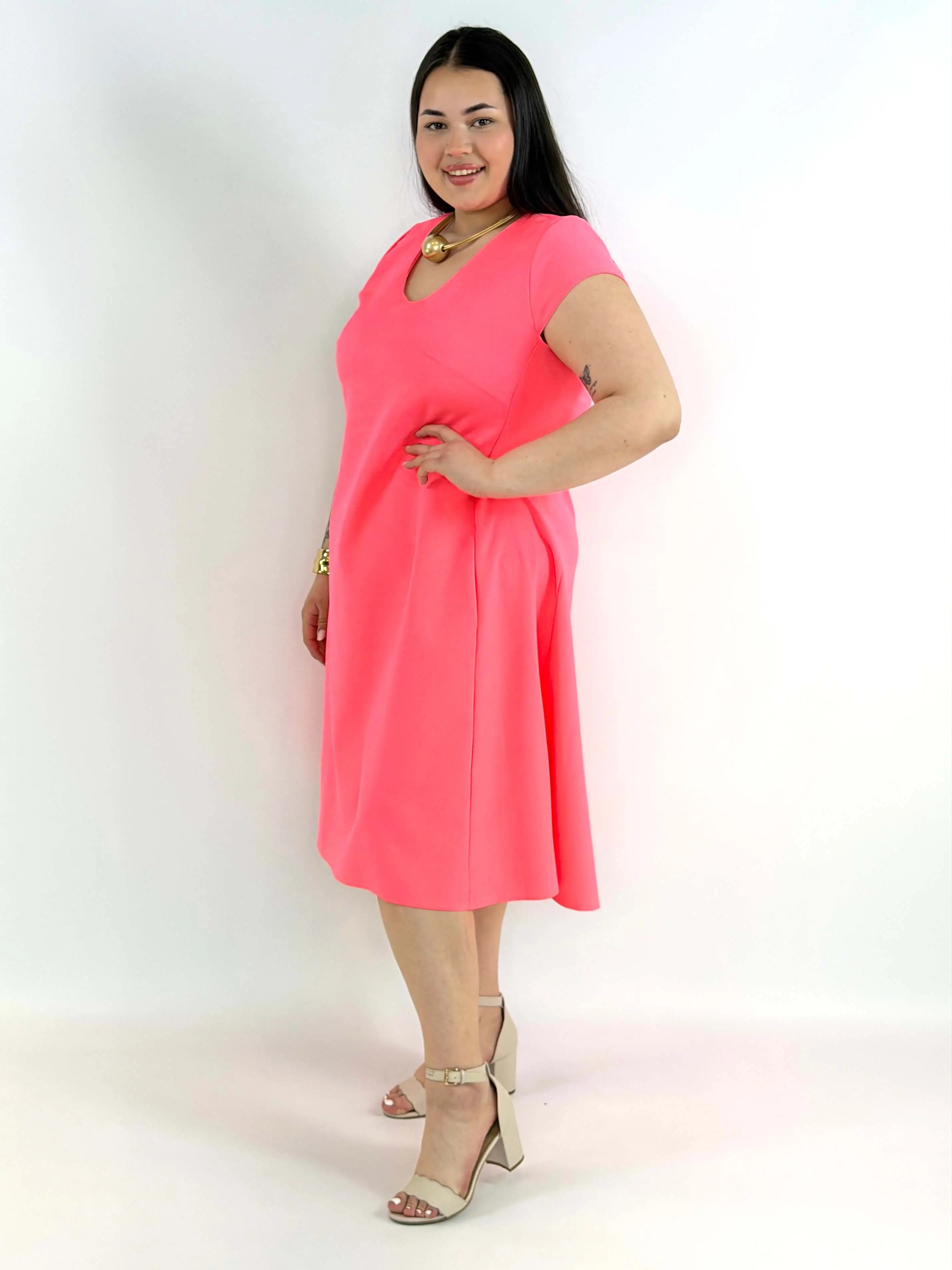 Sukienka plus size rozkloszowana – elegancka sukienka XXL na wiosnę i lato Stylowa XL