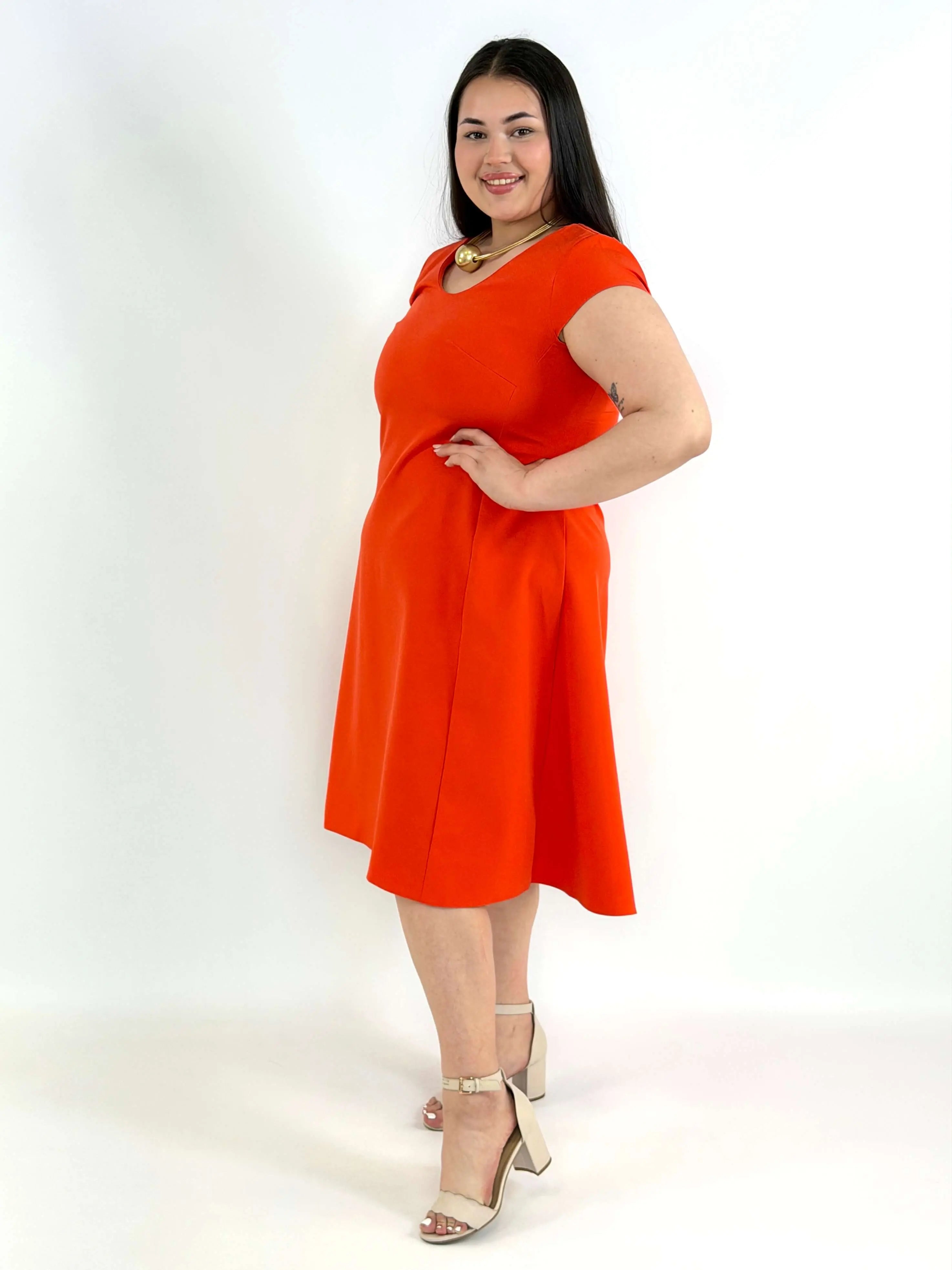 Sukienka plus size rozkloszowana – elegancka sukienka XXL na wiosnę i lato Stylowa XL