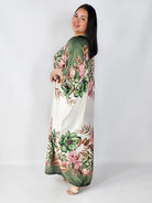 Sukienka plus size satynowa – elegancka sukienka XXL z połyskiem Stylowa XL