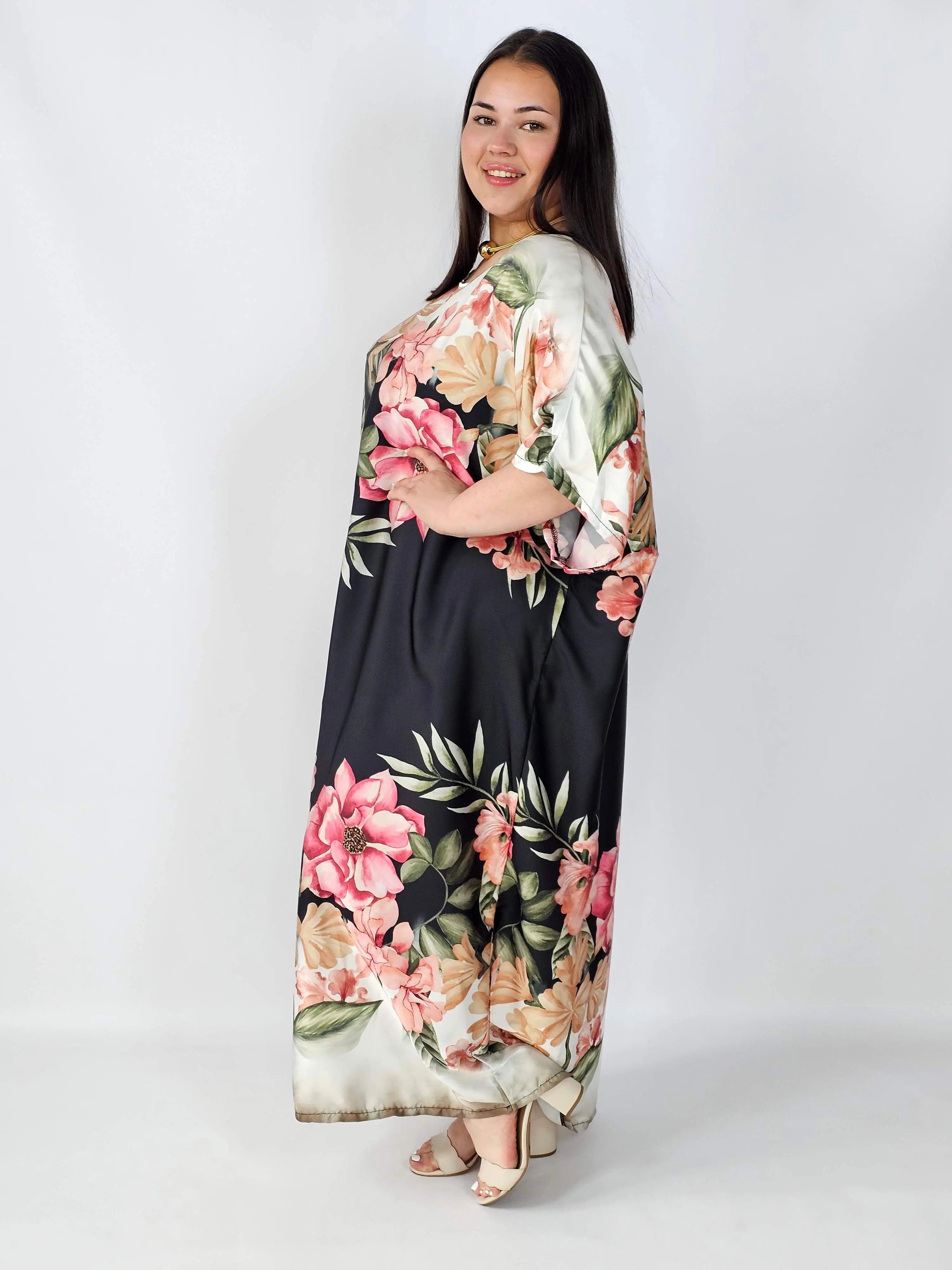 Sukienka plus size satynowa – elegancka sukienka XXL z połyskiem Stylowa XL
