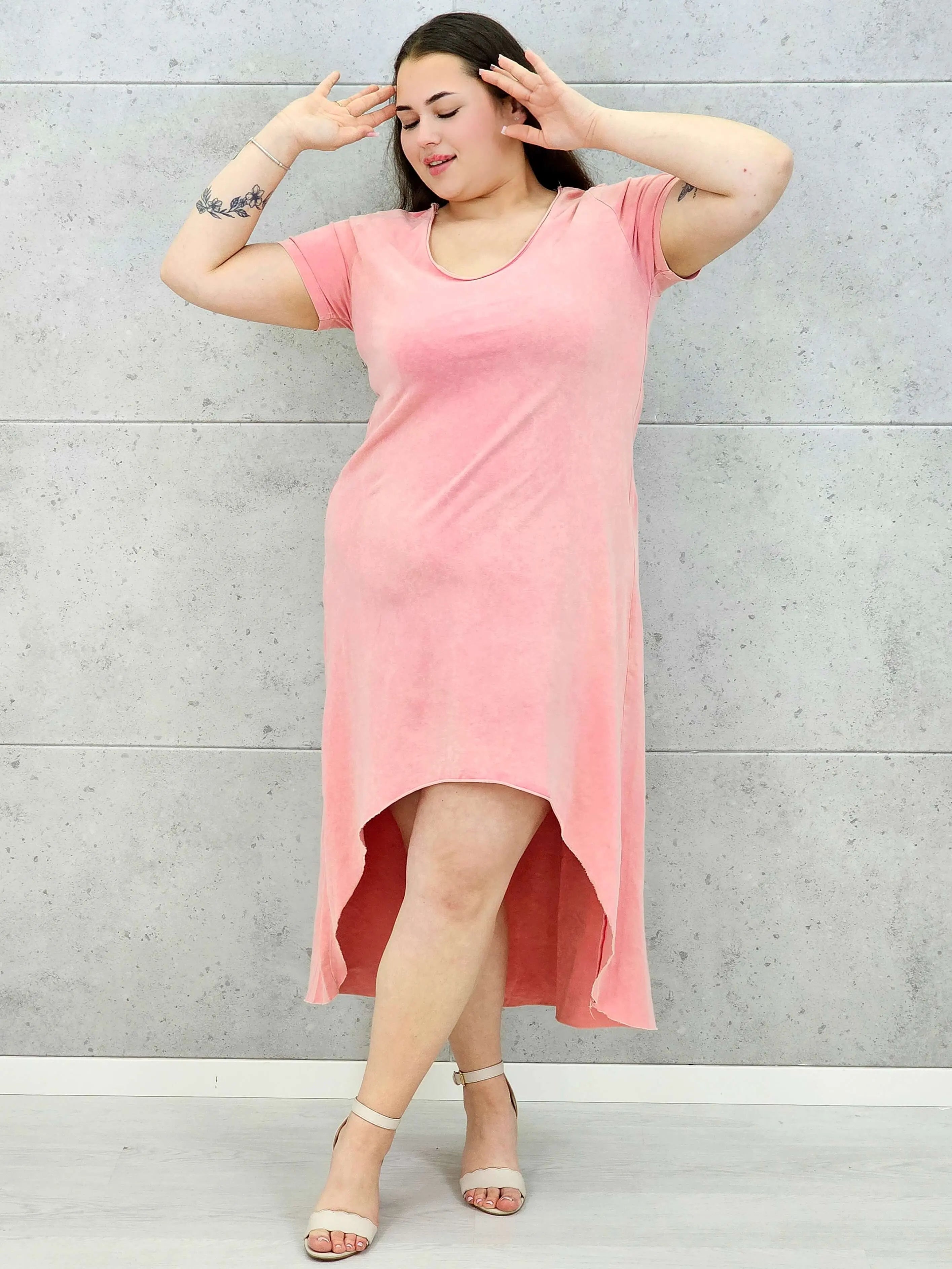 Sukienka plus size -sukienka midi z krótkim rękawem i asymetrycznym dołem Stylowa XL