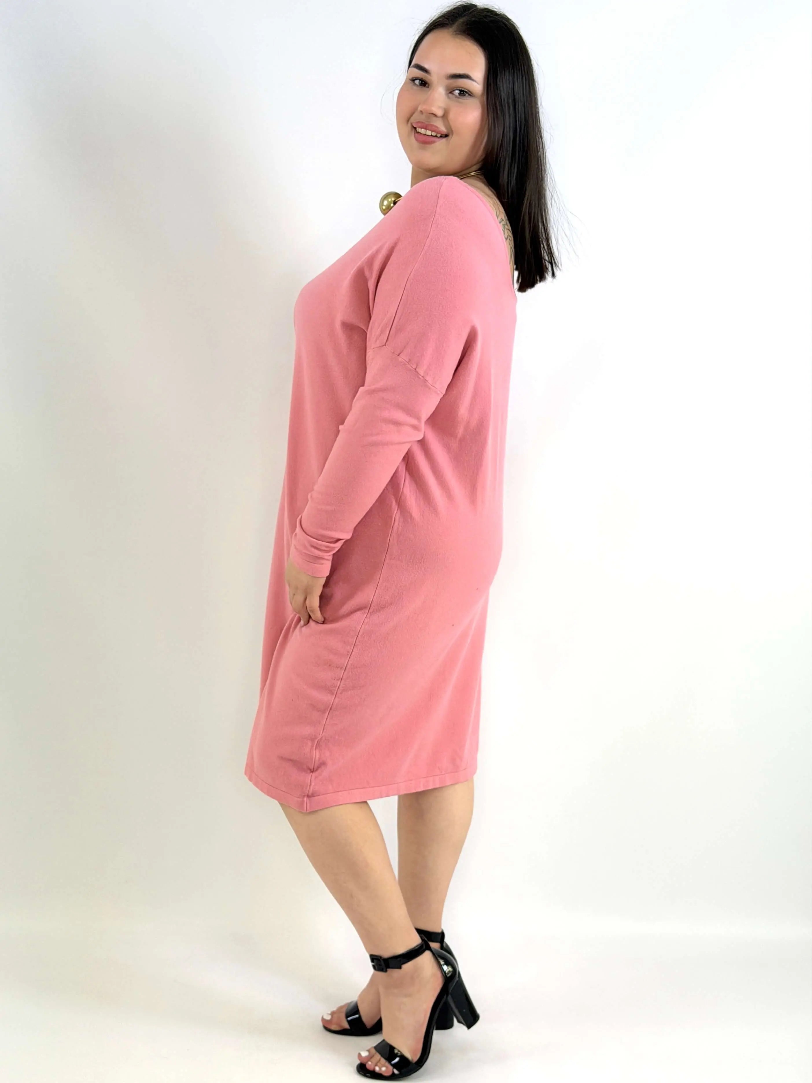 Sukienka plus size sweterkowa różowa – wygodna sukienka XXL na co dzień Stylowa XL