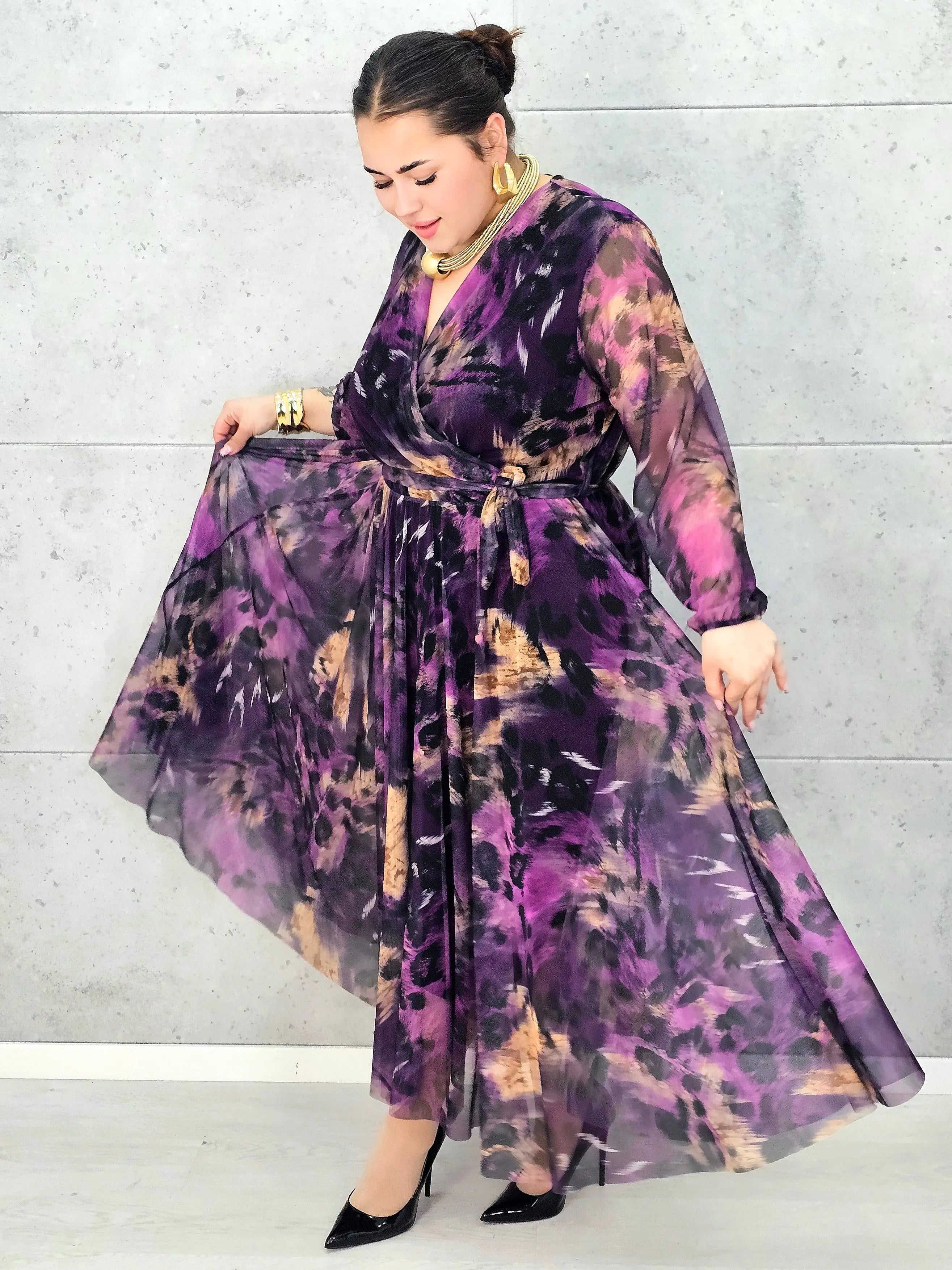 Sukienka plus size szyfonowa midi z kopertowym dekoltem – Stylowa XL Stylowa XL