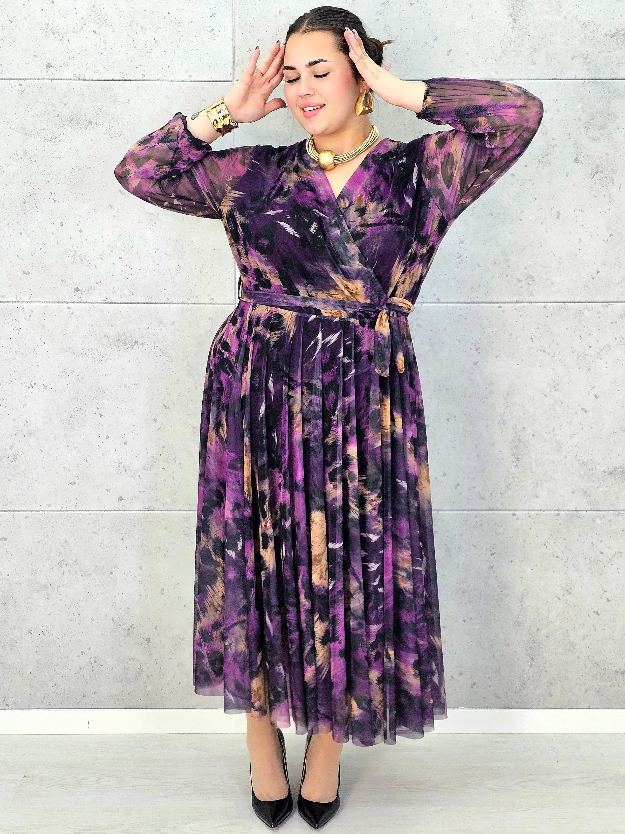 Sukienka plus size szyfonowa midi z kopertowym dekoltem – Stylowa XL Stylowa XL