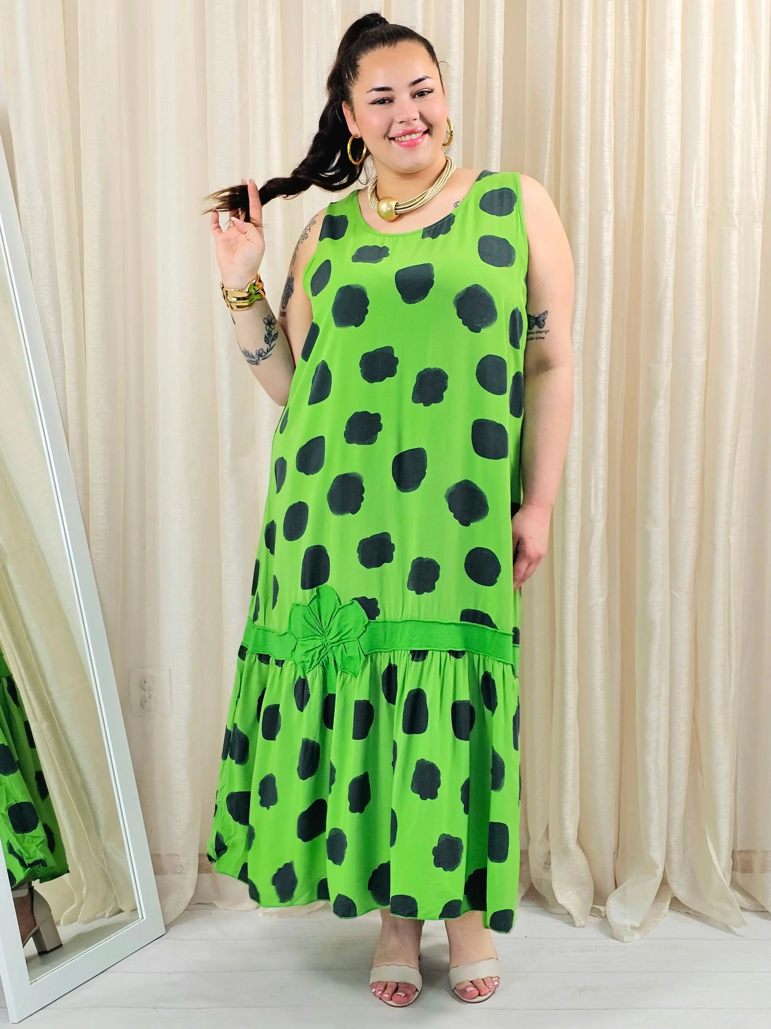 Sukienka plus size w grochy z falbaną – luźna sukienka damska XXL Stylowa XL