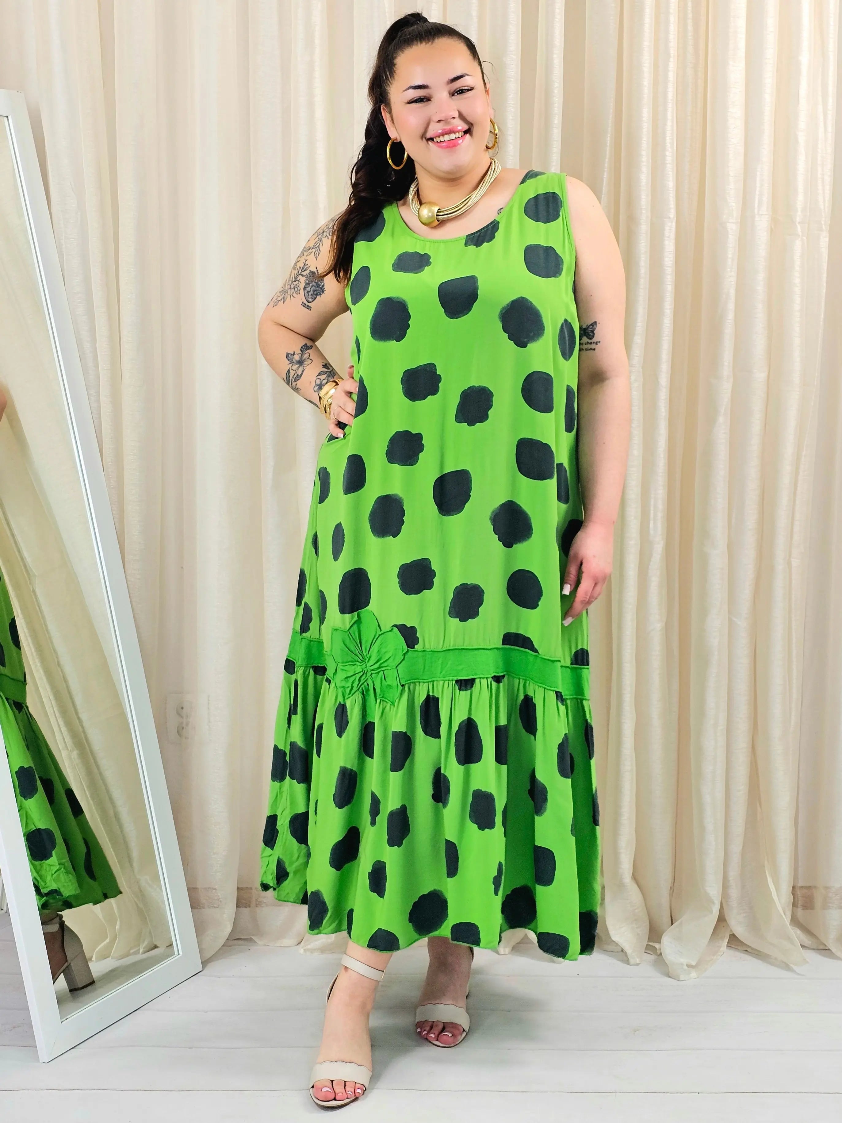 Sukienka plus size w grochy z falbaną – luźna sukienka damska XXL Stylowa XL