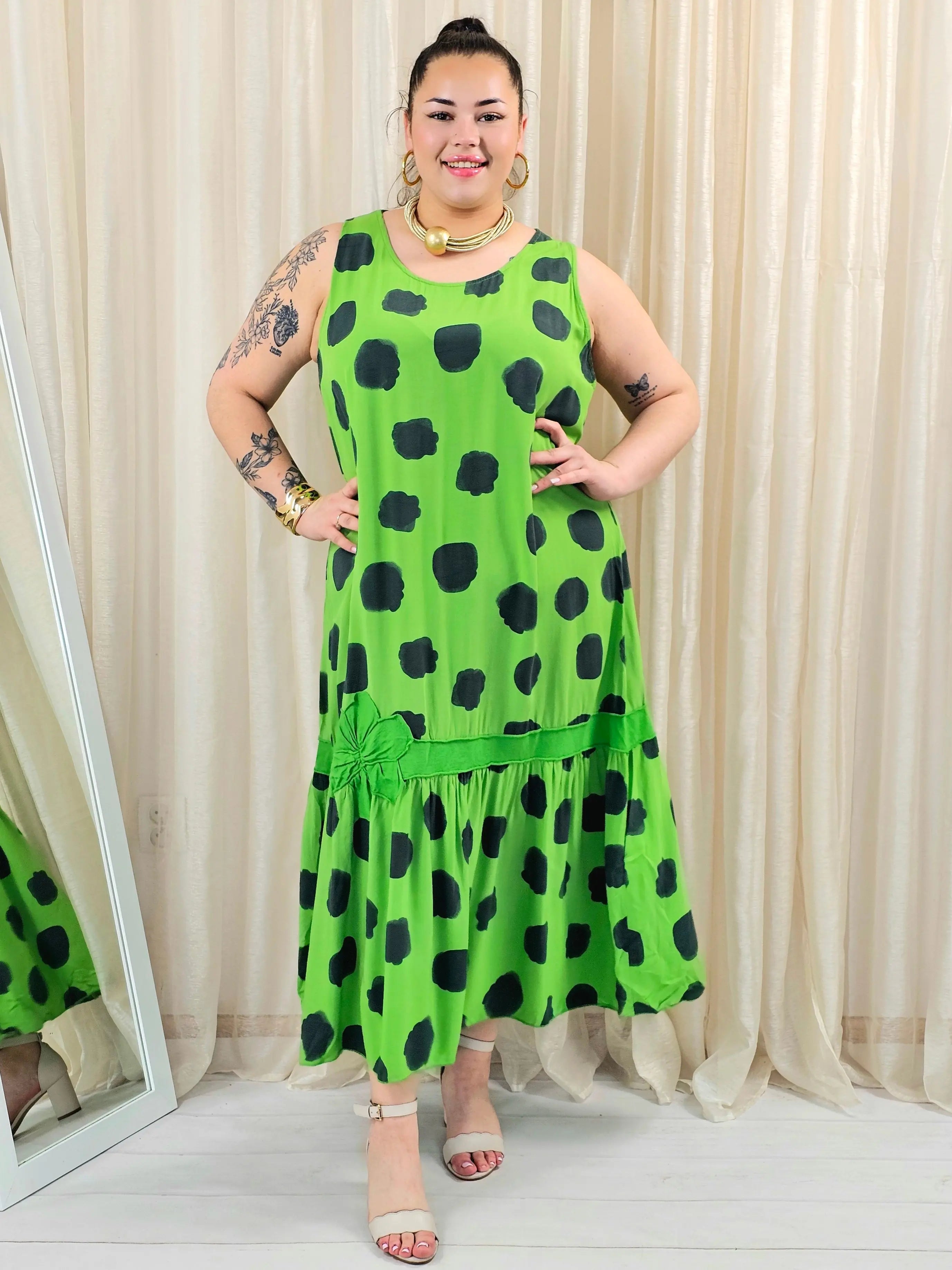 Sukienka plus size w grochy z falbaną – luźna sukienka damska XXL Stylowa XL