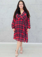 Sukienka  plus size w kratę i wiązaniem na boku Stylowa XL