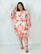 Sukienka plus size w kwiatowy wzór z falbaną – lekka i kobieca stylizacja XXL Stylowa XL