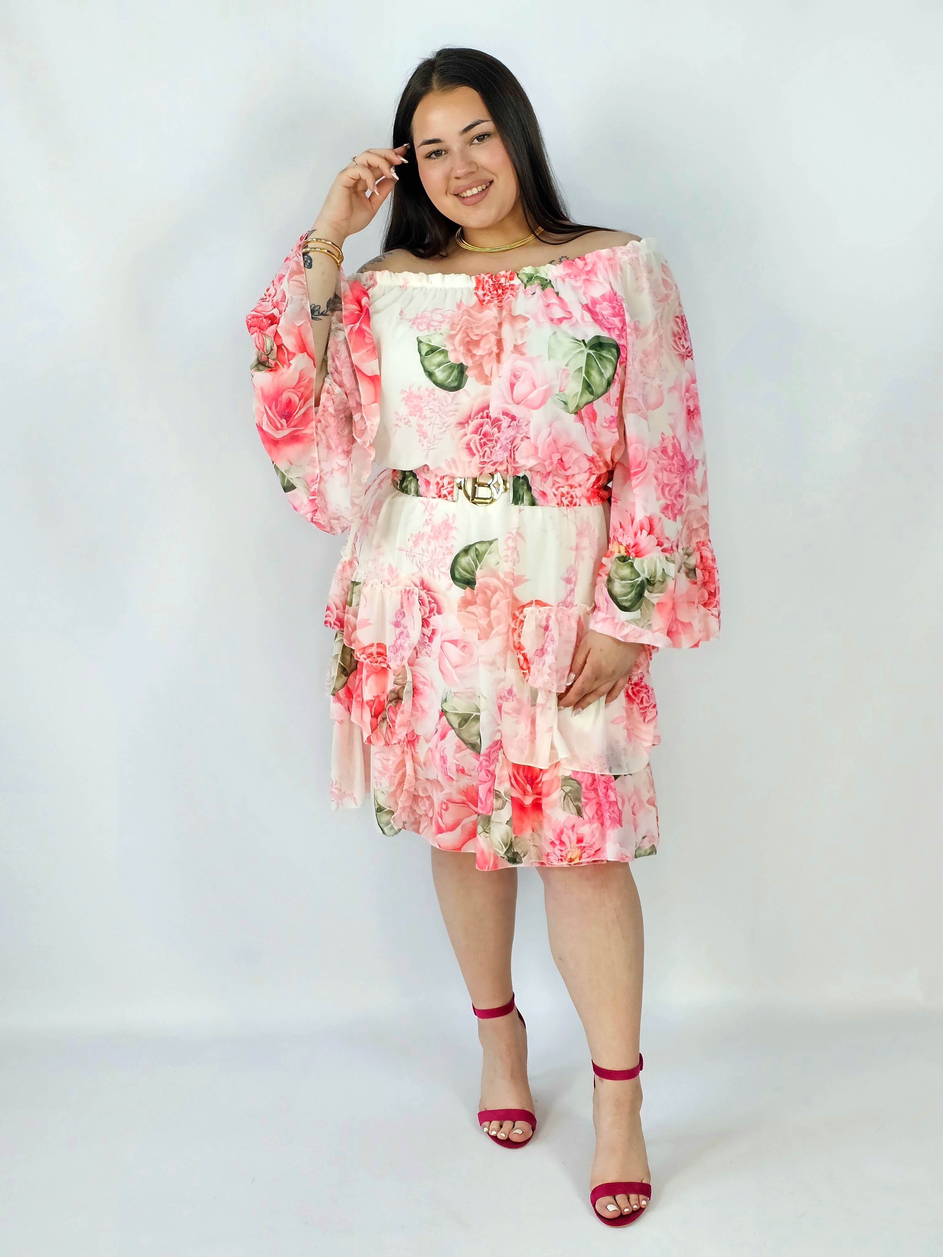 Sukienka plus size w kwiatowy wzór z falbaną – lekka i kobieca stylizacja XXL Stylowa XL